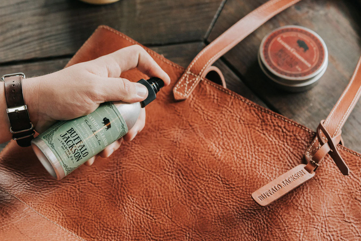نحوه-نگهداری-از-پارچه-چرم-بوفالو-به-چه-شکل-است؟