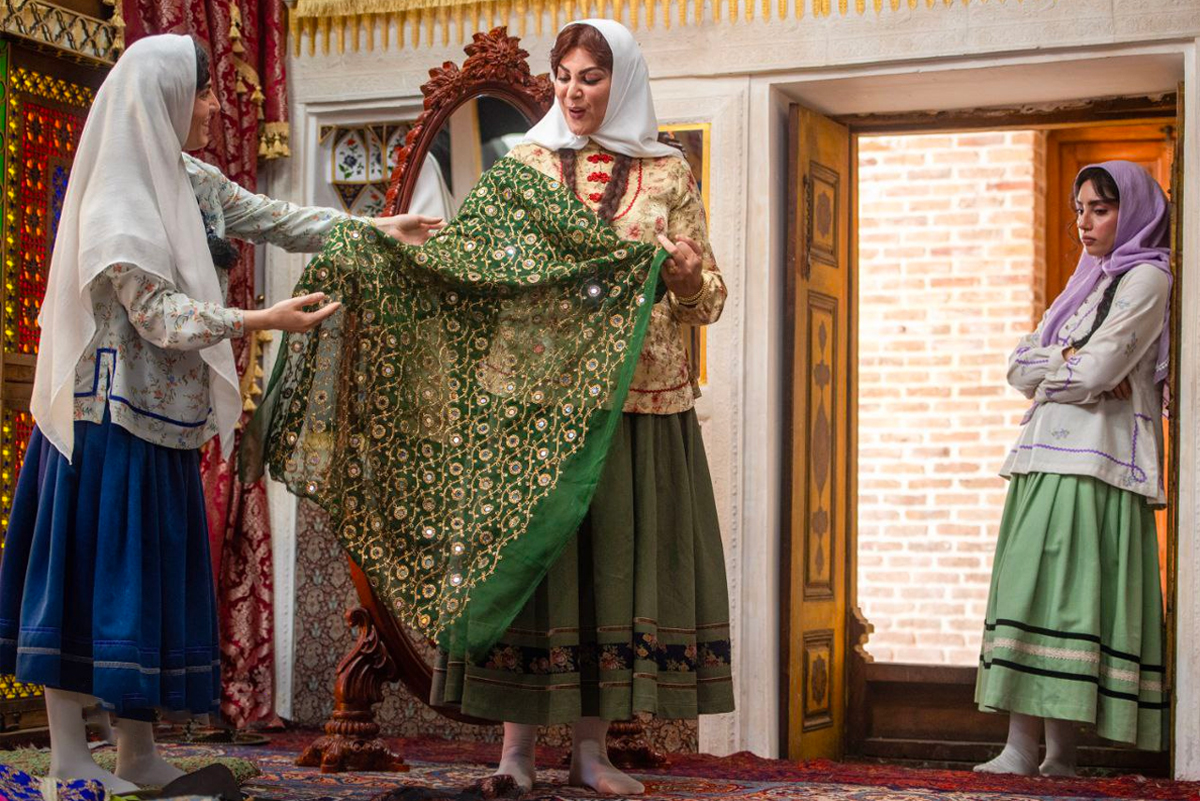 مد-و-پارچه-در-دوران-قاجار-از-نگاه-سریال-بامداد-خمار3