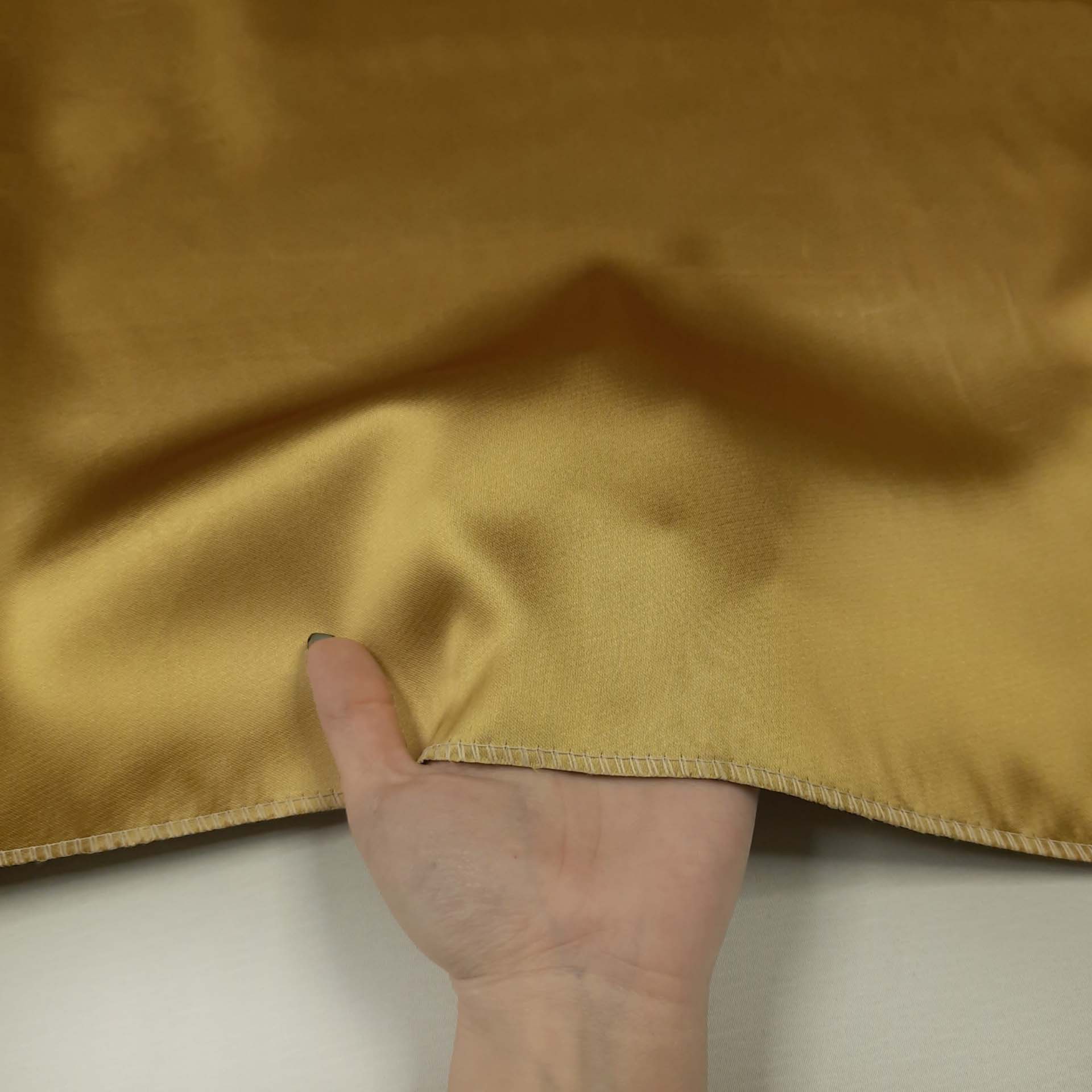پارچه تافته لامبورگینی رنگ طلایی 