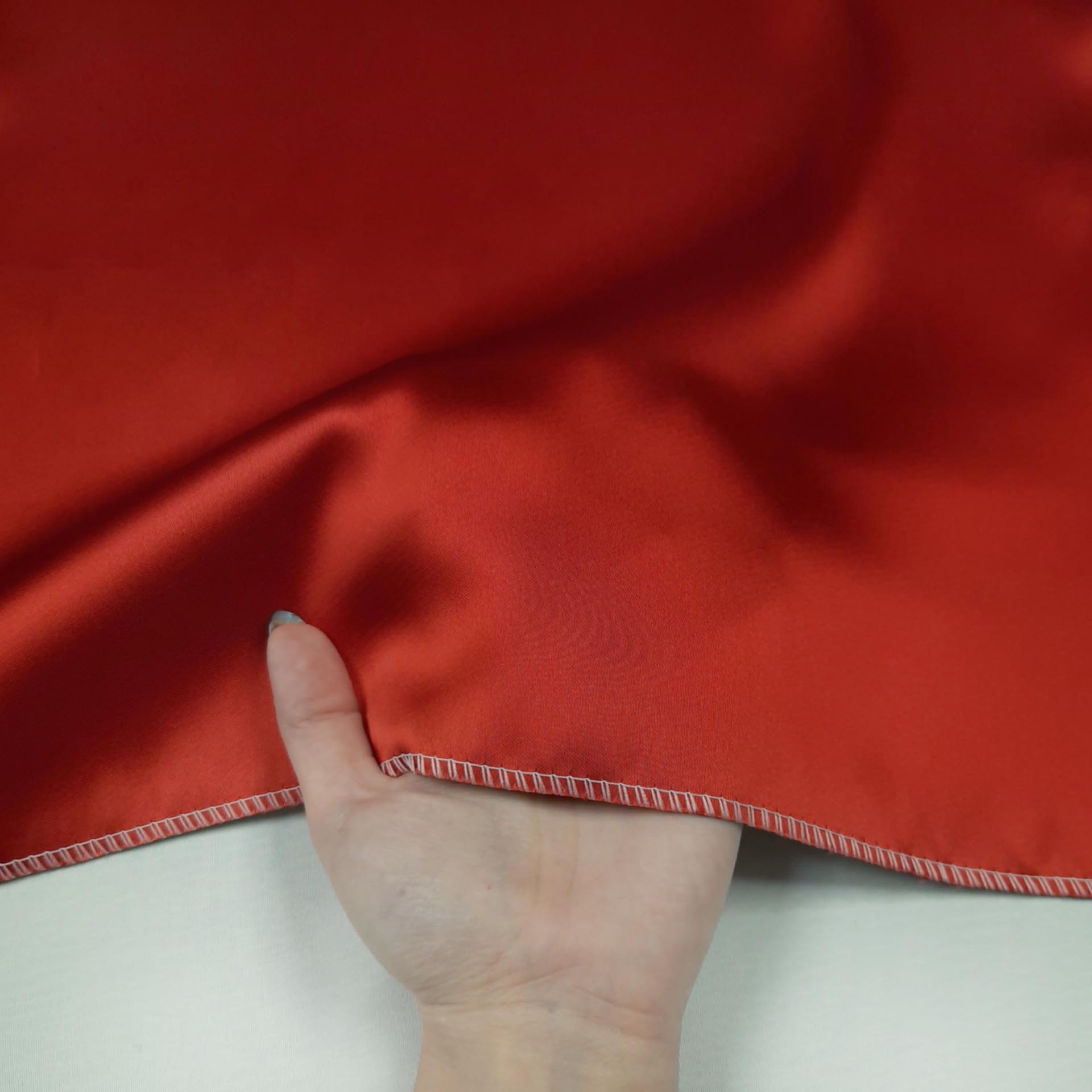 پارچه تافته لامبورگینی رنگ قرمز 
