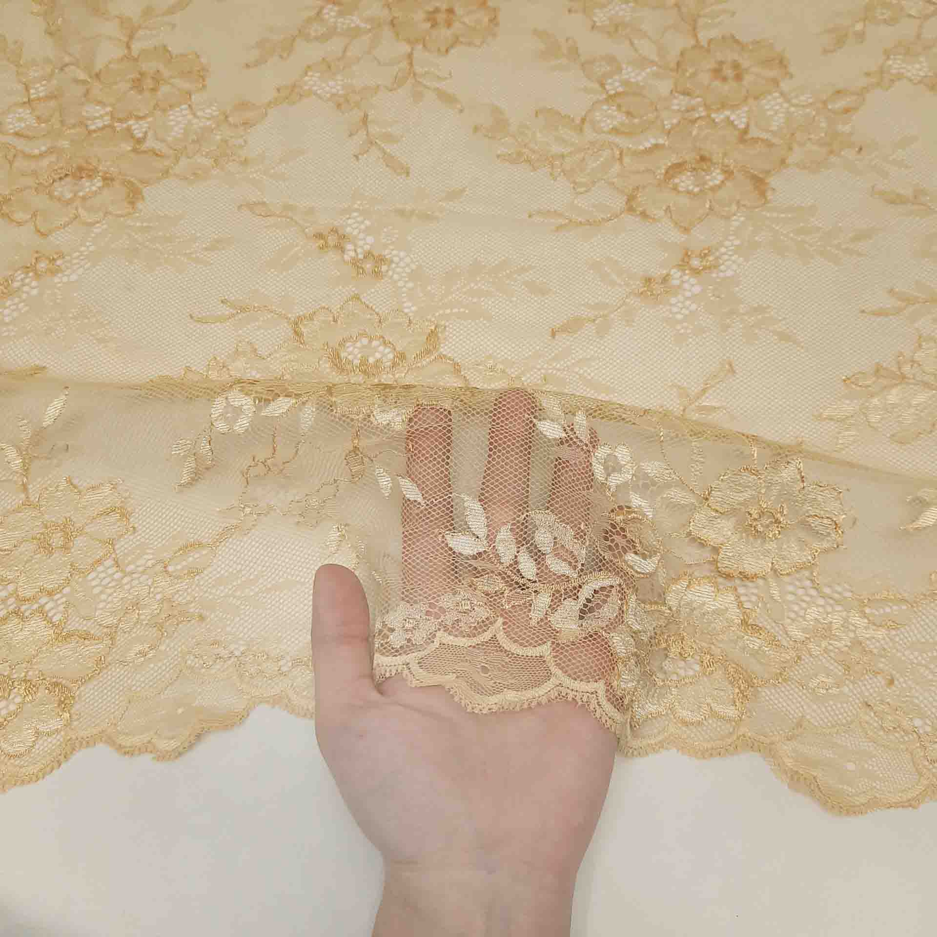 پارچه دانتل رنگ طلایی 