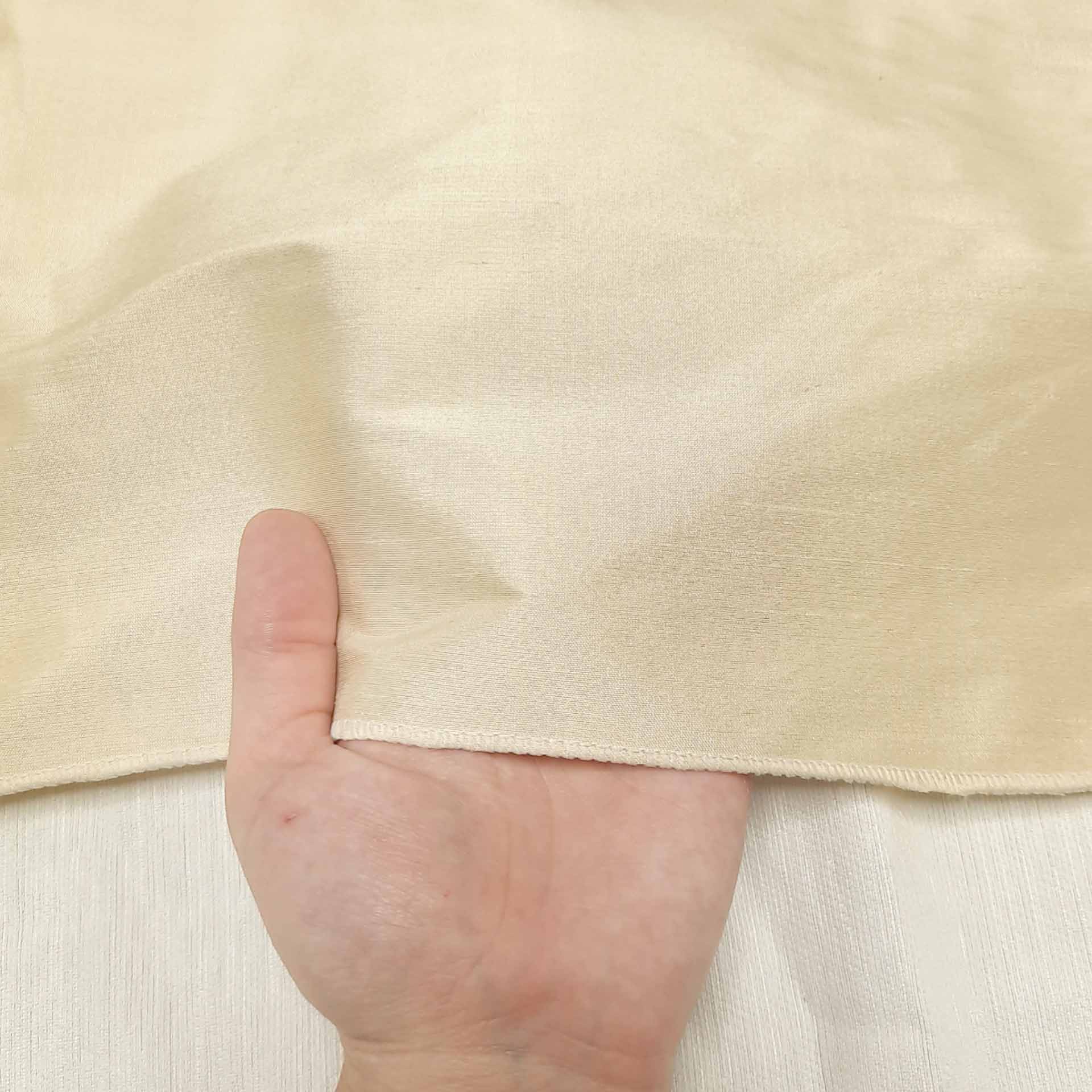 پارچه ابریشم خام رنگ طلایی روشن 140 گرم 
