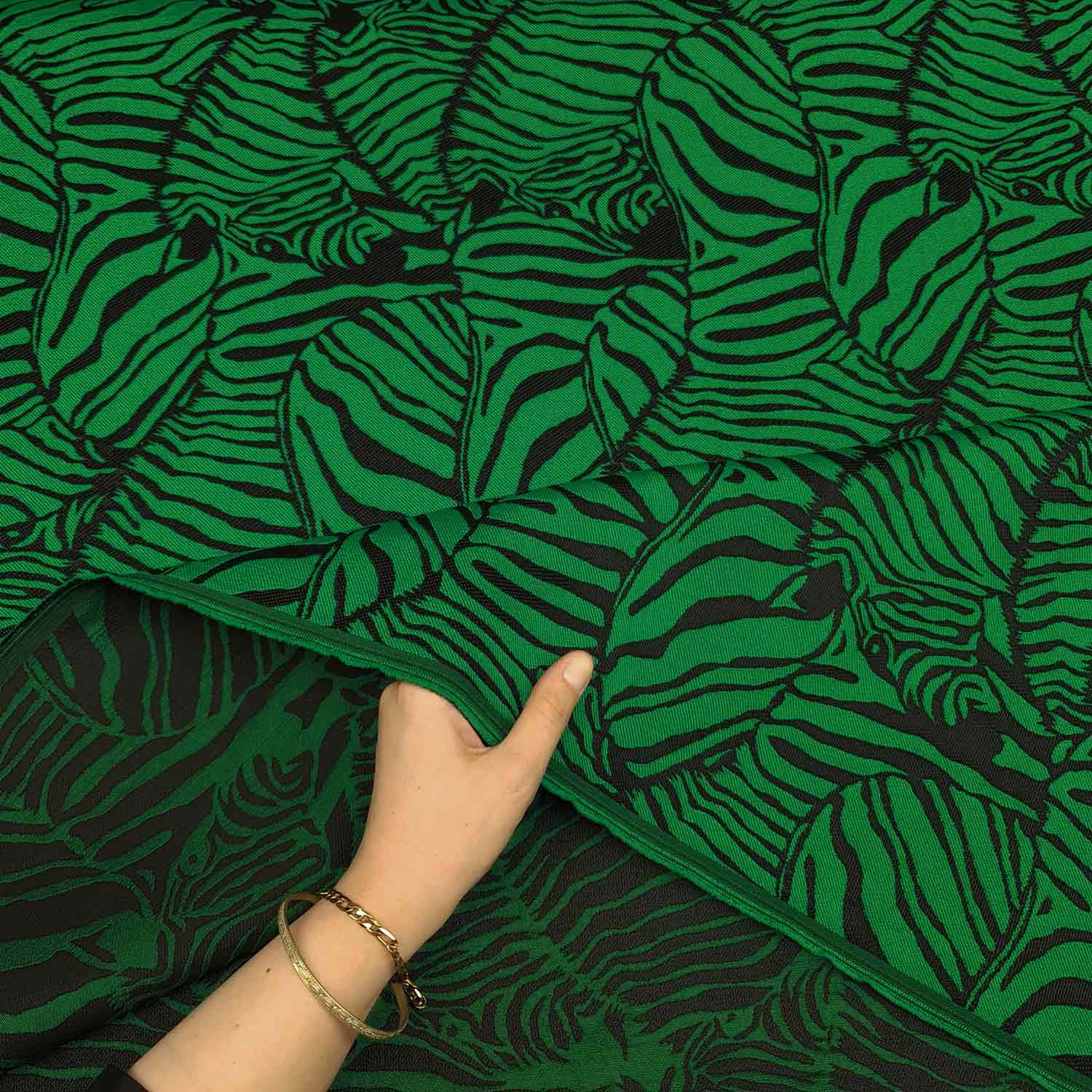 پارچه ژاکارد تافته مانیسا رنگ 32 سبز مشکی 