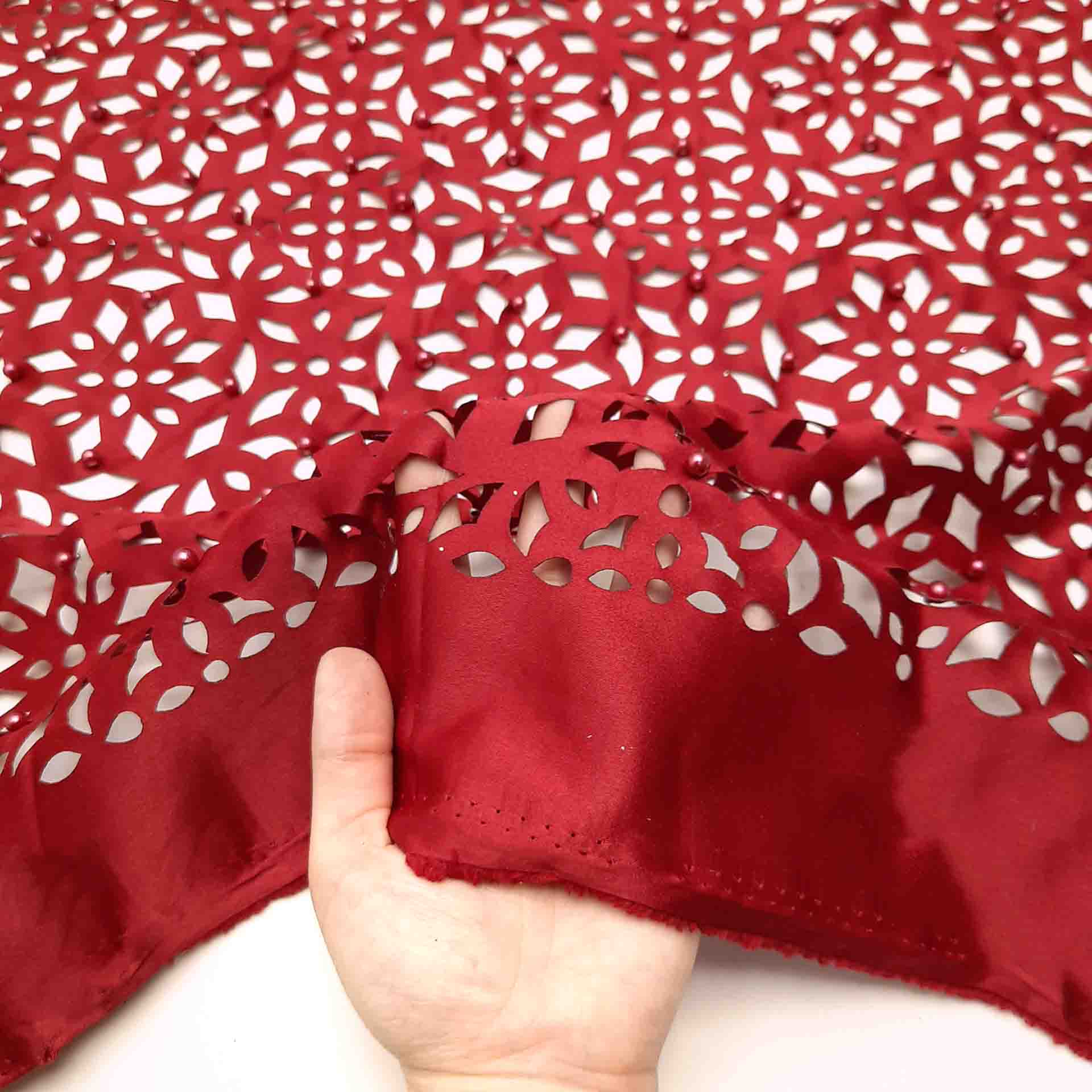 پارچه ساتن لیزکات مرواریددوزی رنگ آلبالویی 