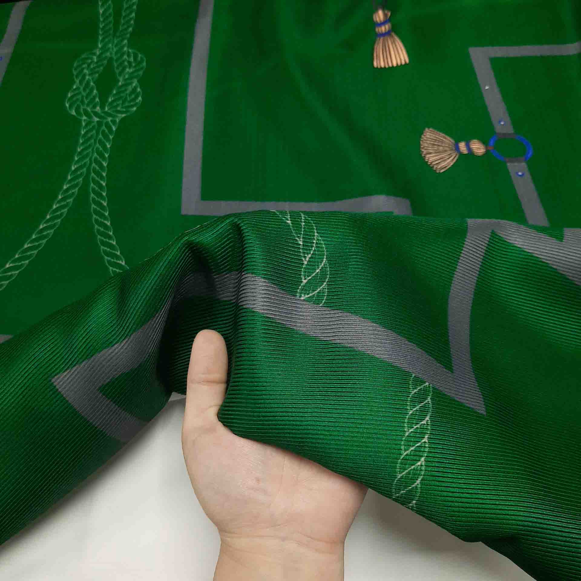 پارچه ژاکارد کجراه چاپی رنگ سبز 