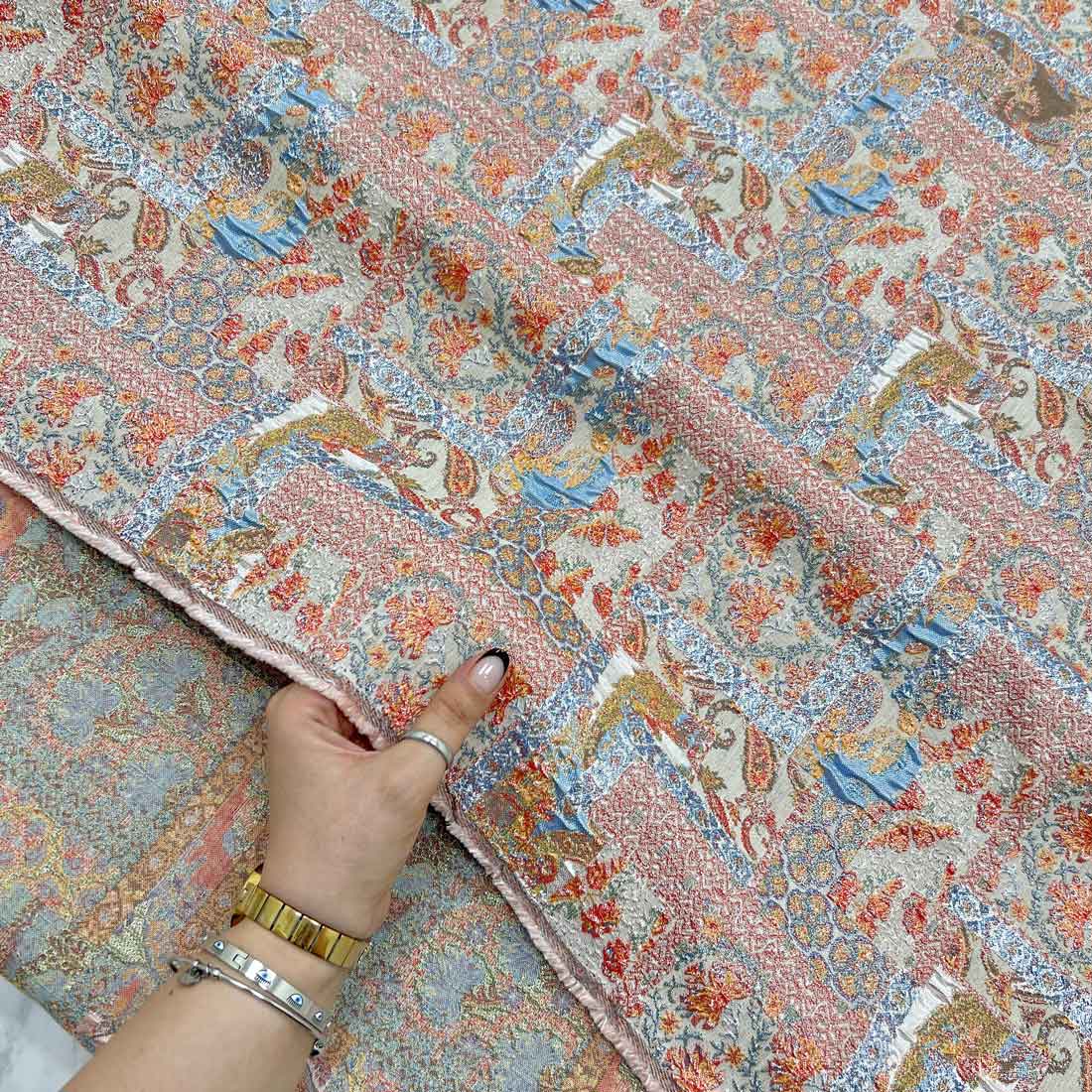 پارچه ژاکارد ویسکوز ترک زووی رنگ مولتی کالر 