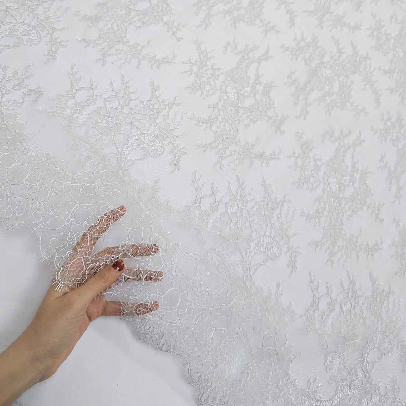 پارچه دانتل شانتیه فرانسه 30837 رنگ نقره ای 