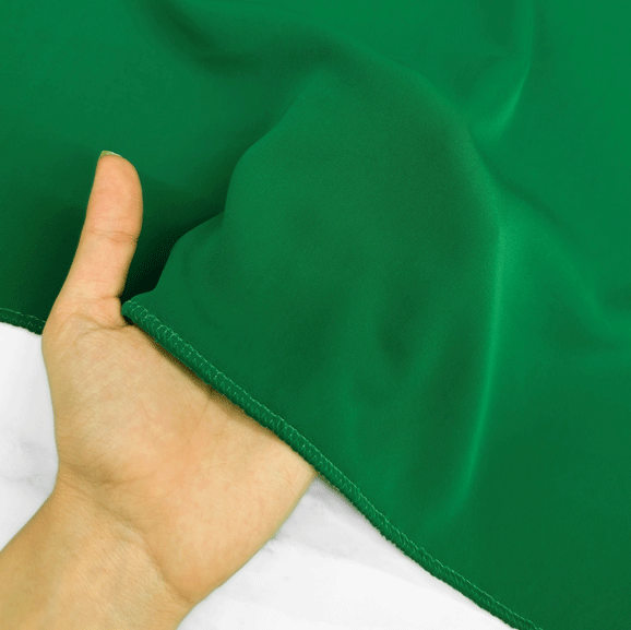 پارچه کرپ سیلک مارینا رنگ زمردی