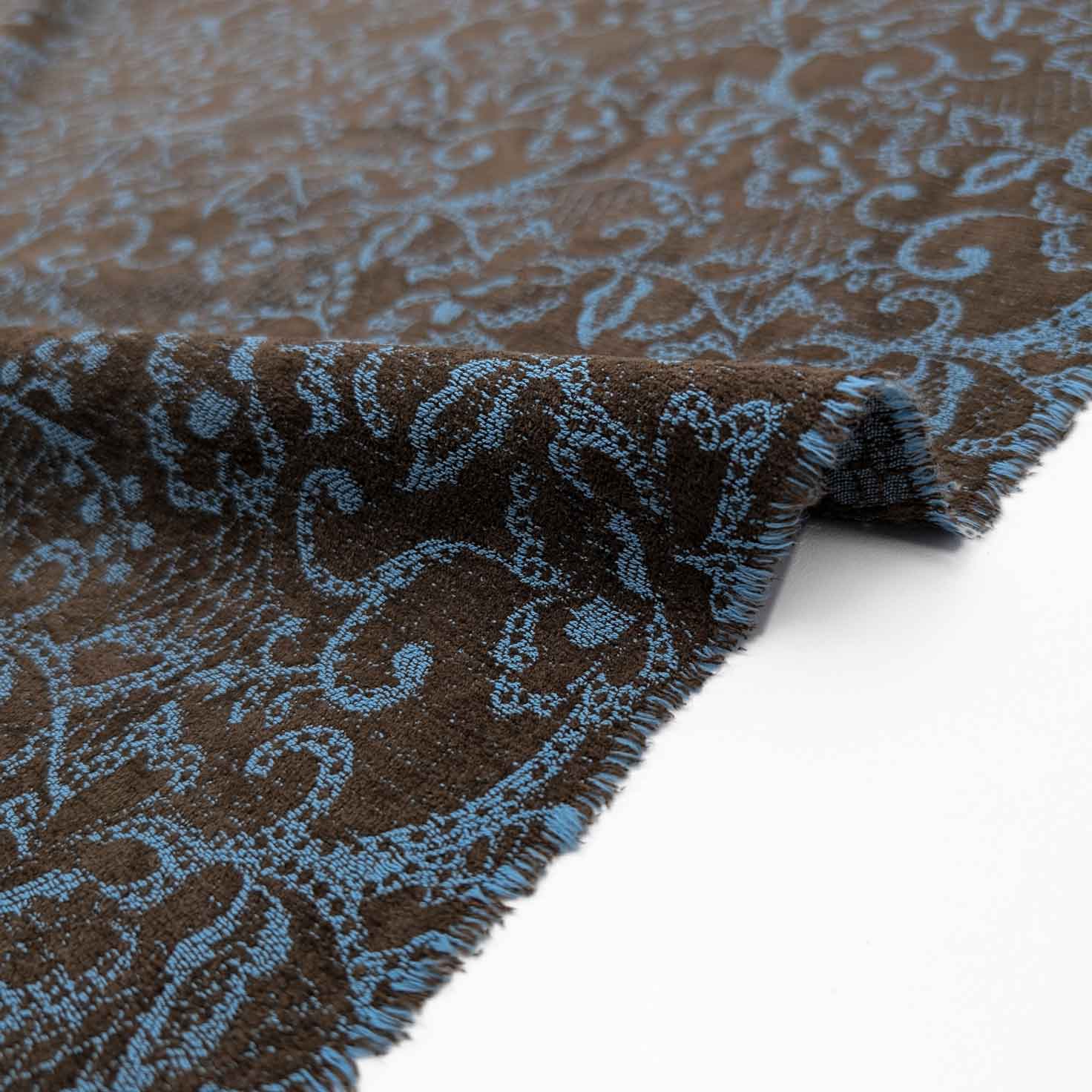 پارچه ژاکارد بوکله 223 رنگ شکلاتی آبی 