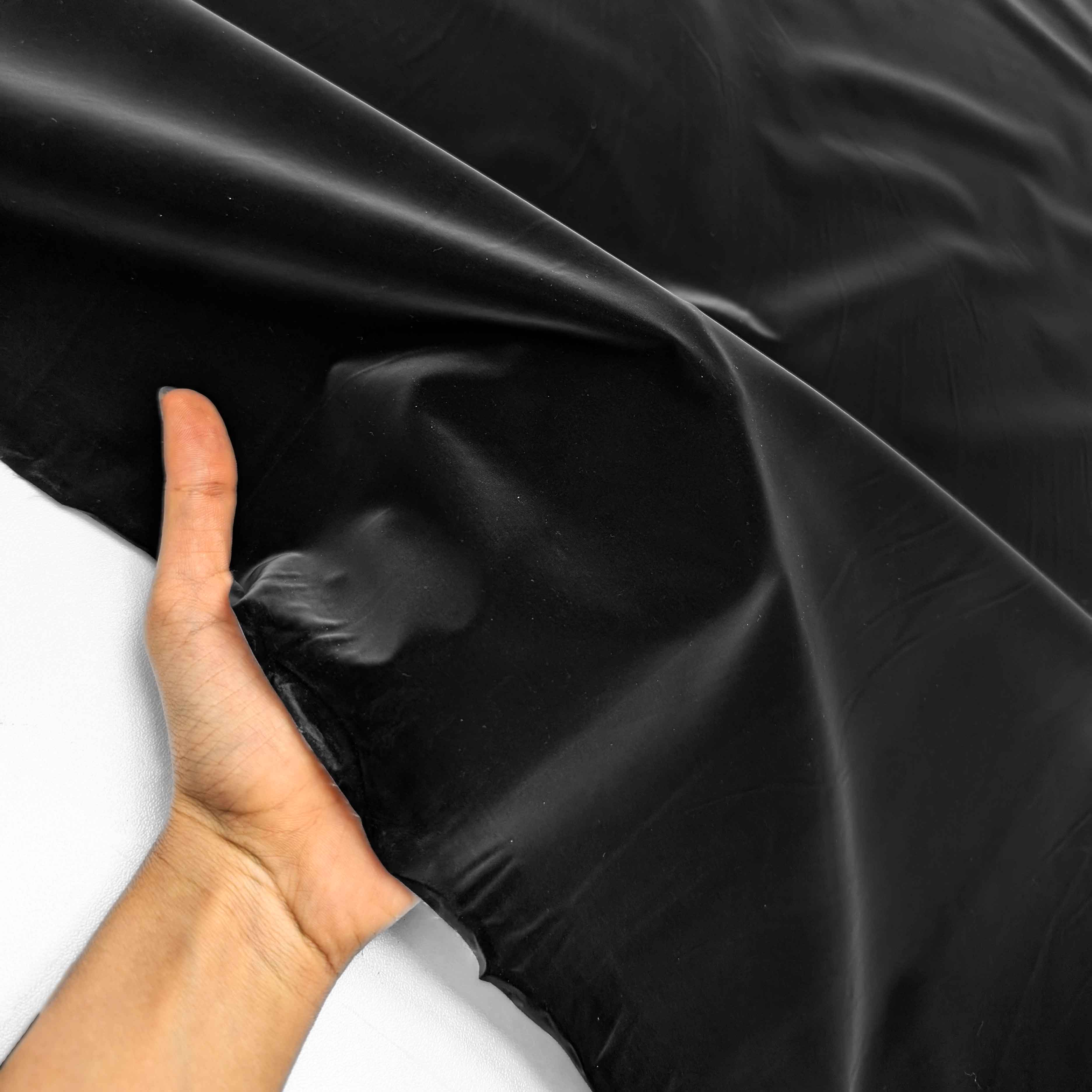 پارچه بارانی سیلیکونی رنگ مشکی 