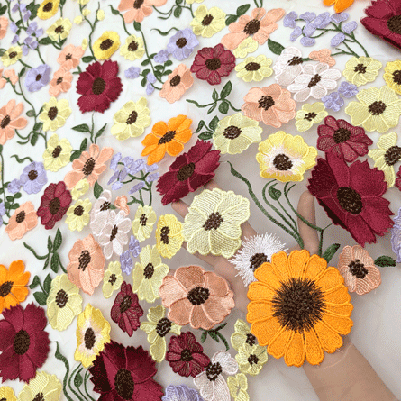 پارچه تور گلدوزی رنگ زمینه گلبهی 