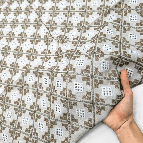 پارچه لینن برودری 18 رنگ کاراملی 