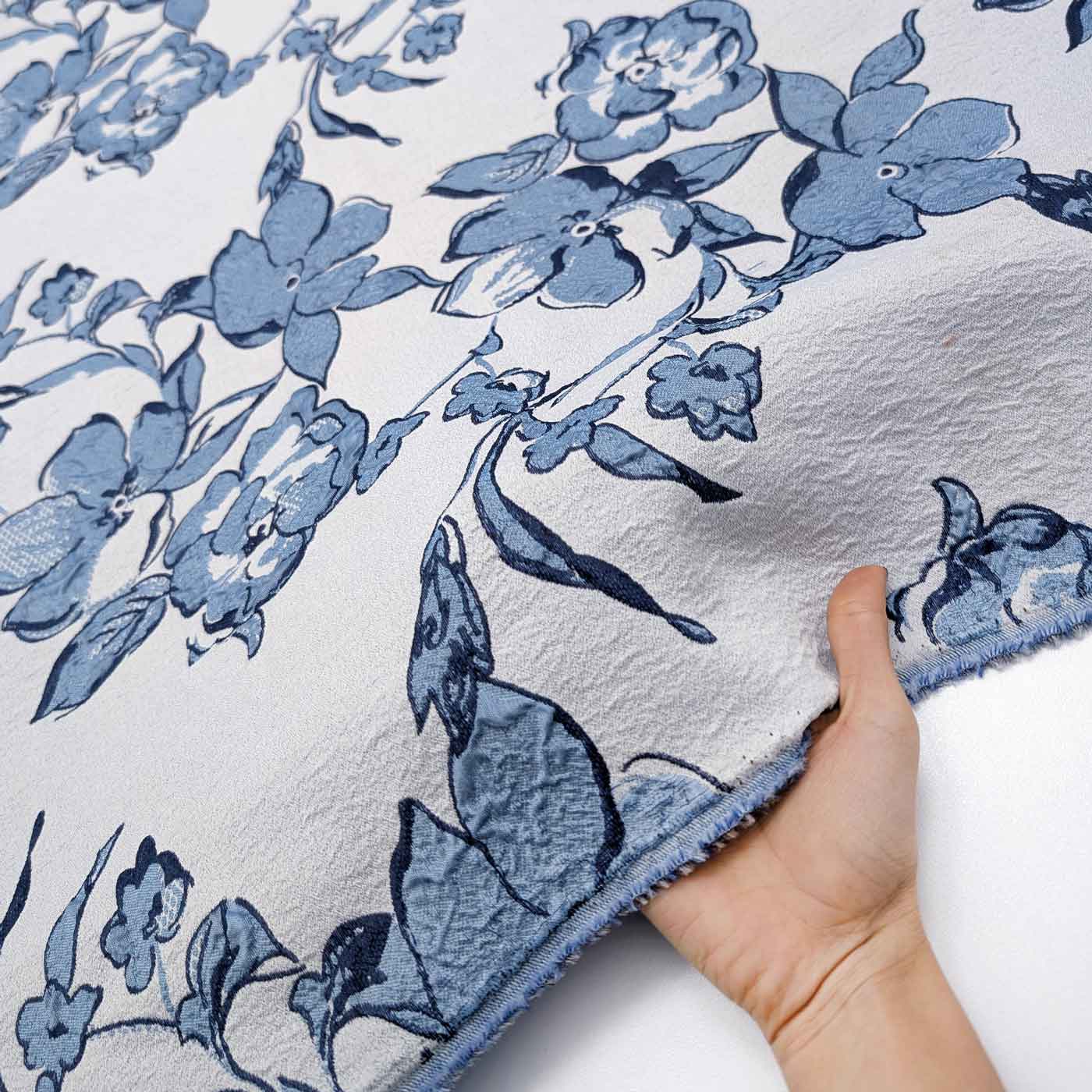 پارچه ژاکارد پفکی ترک 230 رنگ آسمانی 