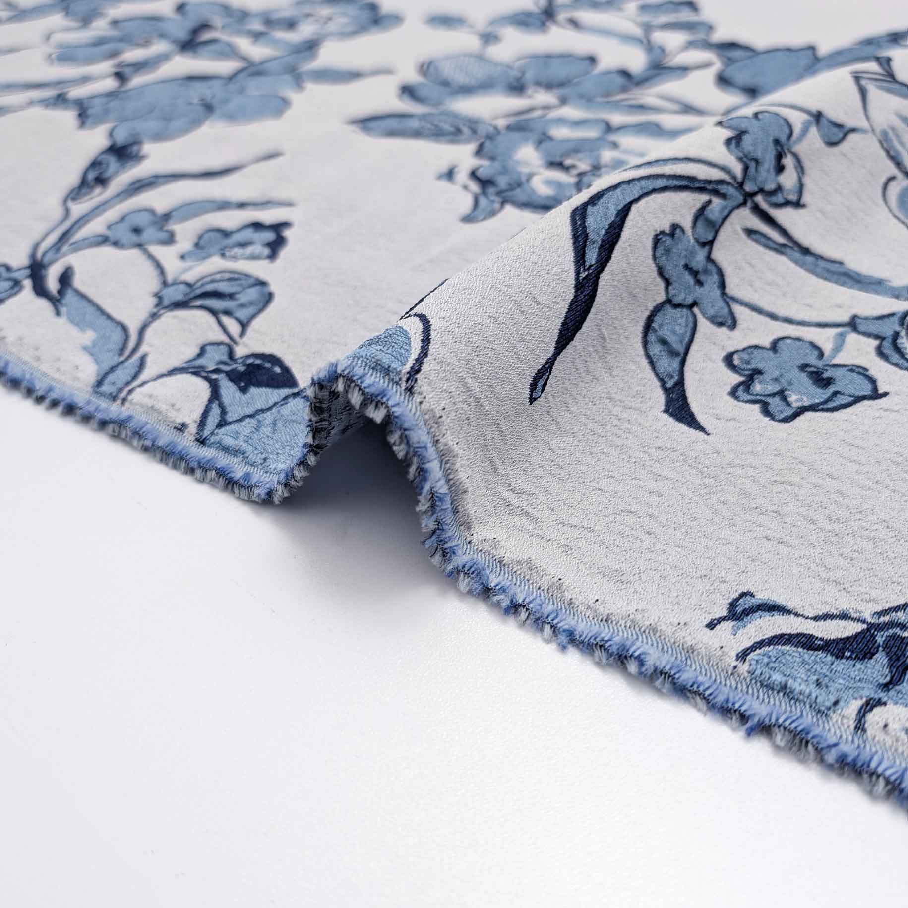 پارچه ژاکارد پفکی ترک 230 رنگ آسمانی 