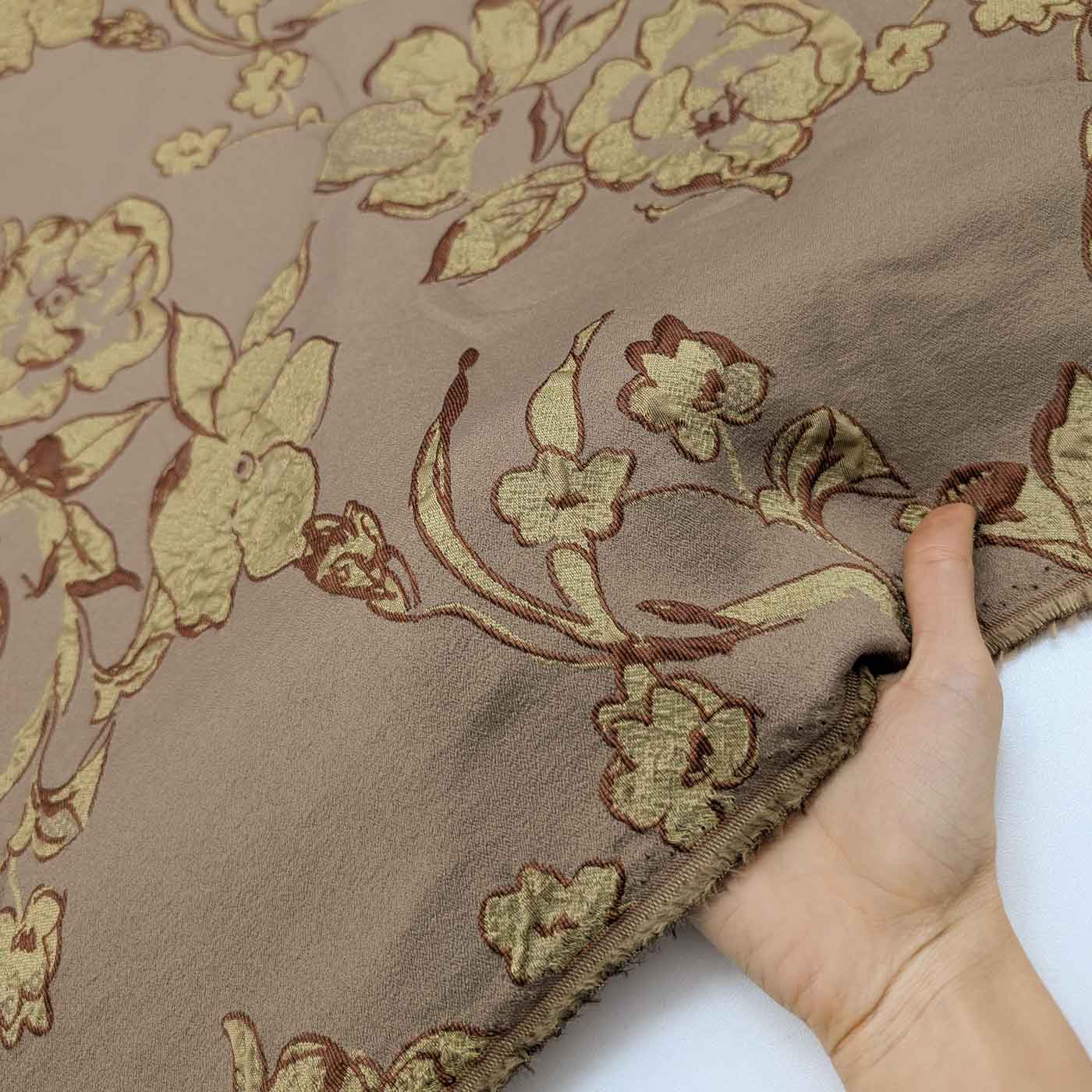 پارچه ژاکارد پفکی ترک 230 رنگ کاراملی 