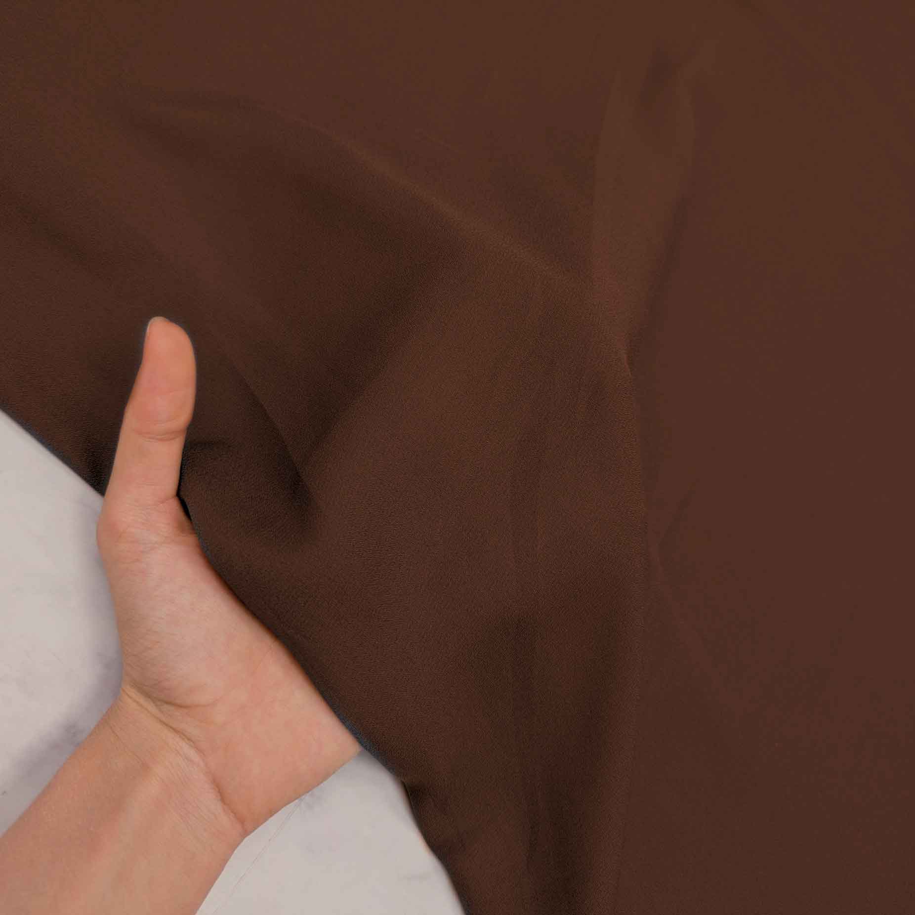 پارچه کرپ حریر ساده رنگ شکلاتی 