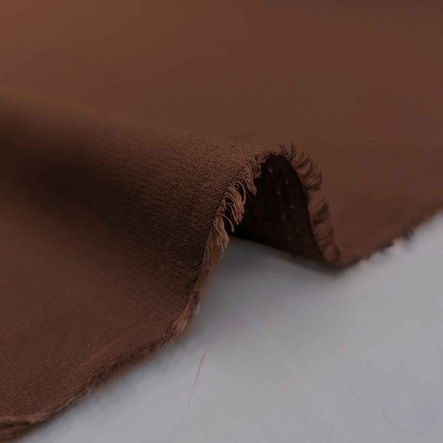 پارچه کرپ حریر ساده رنگ شکلاتی 