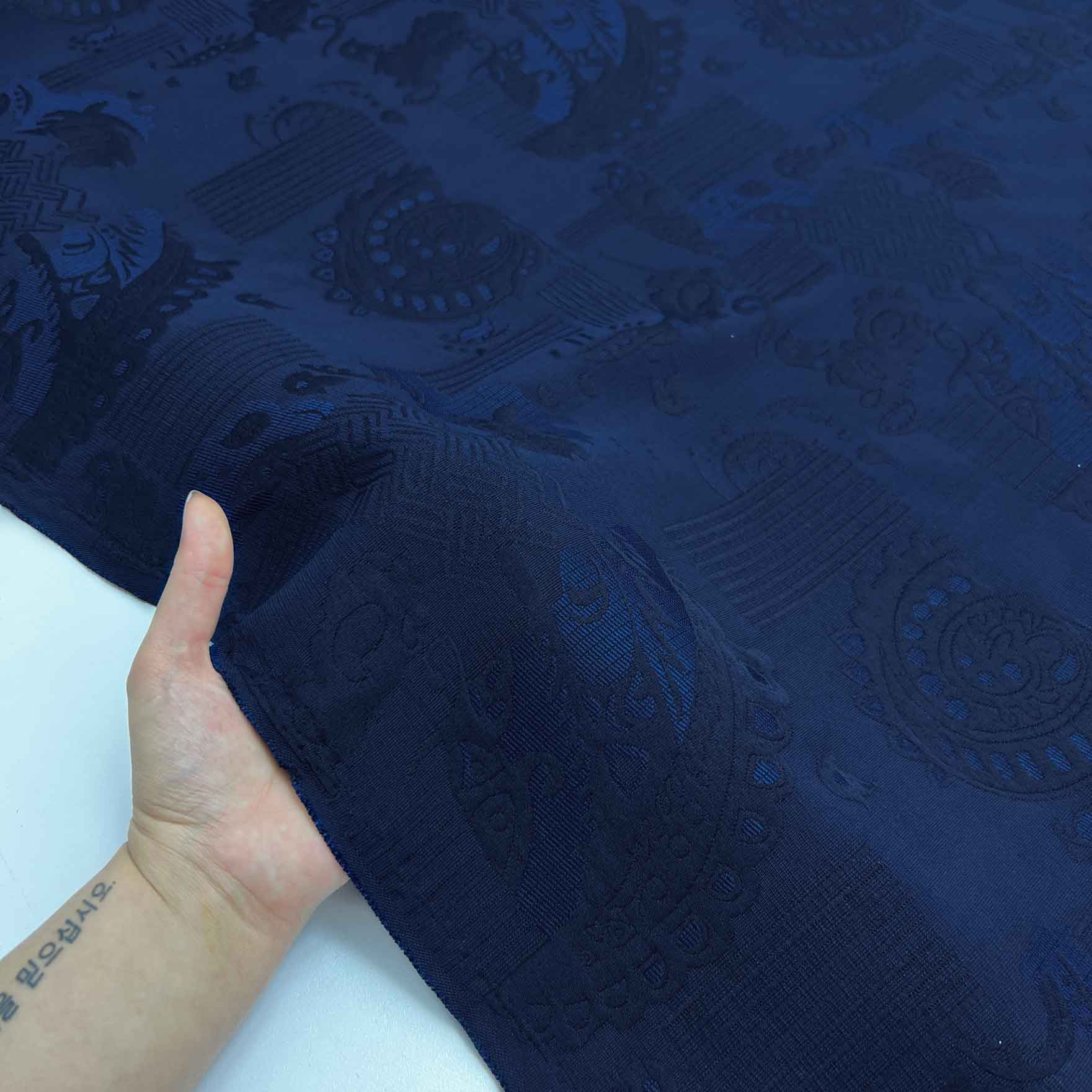 پارچه ژاکارد کتان 234 رنگ سرمه ای 