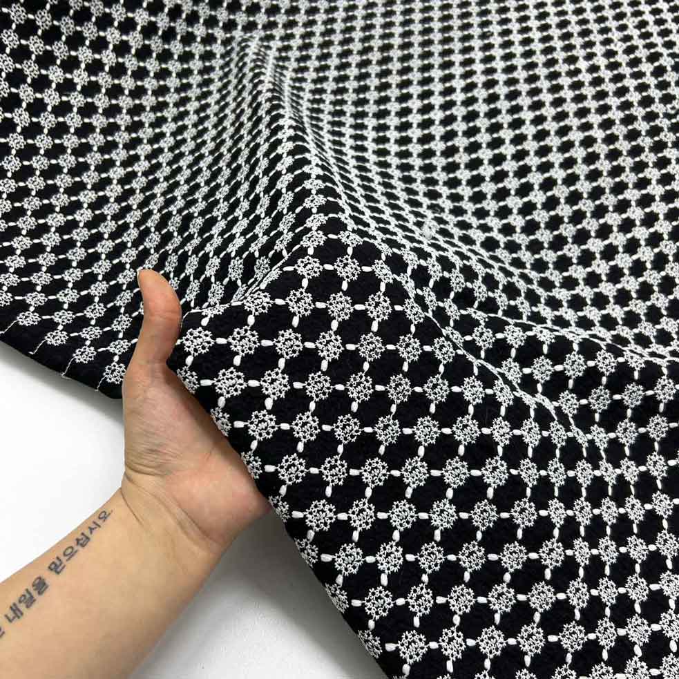 پارچه وال بوندینگ خامه دوزی رنگ سفید مشکی 