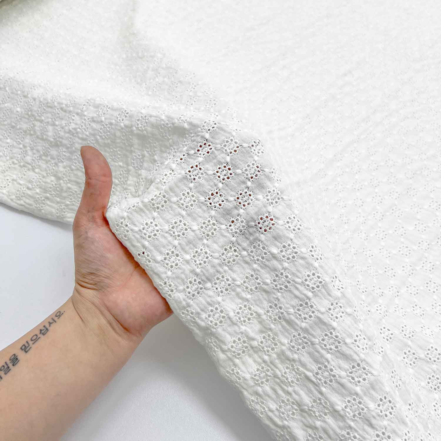 پارچه وال بوندینگ خامه دوزی رنگ آف وایت 