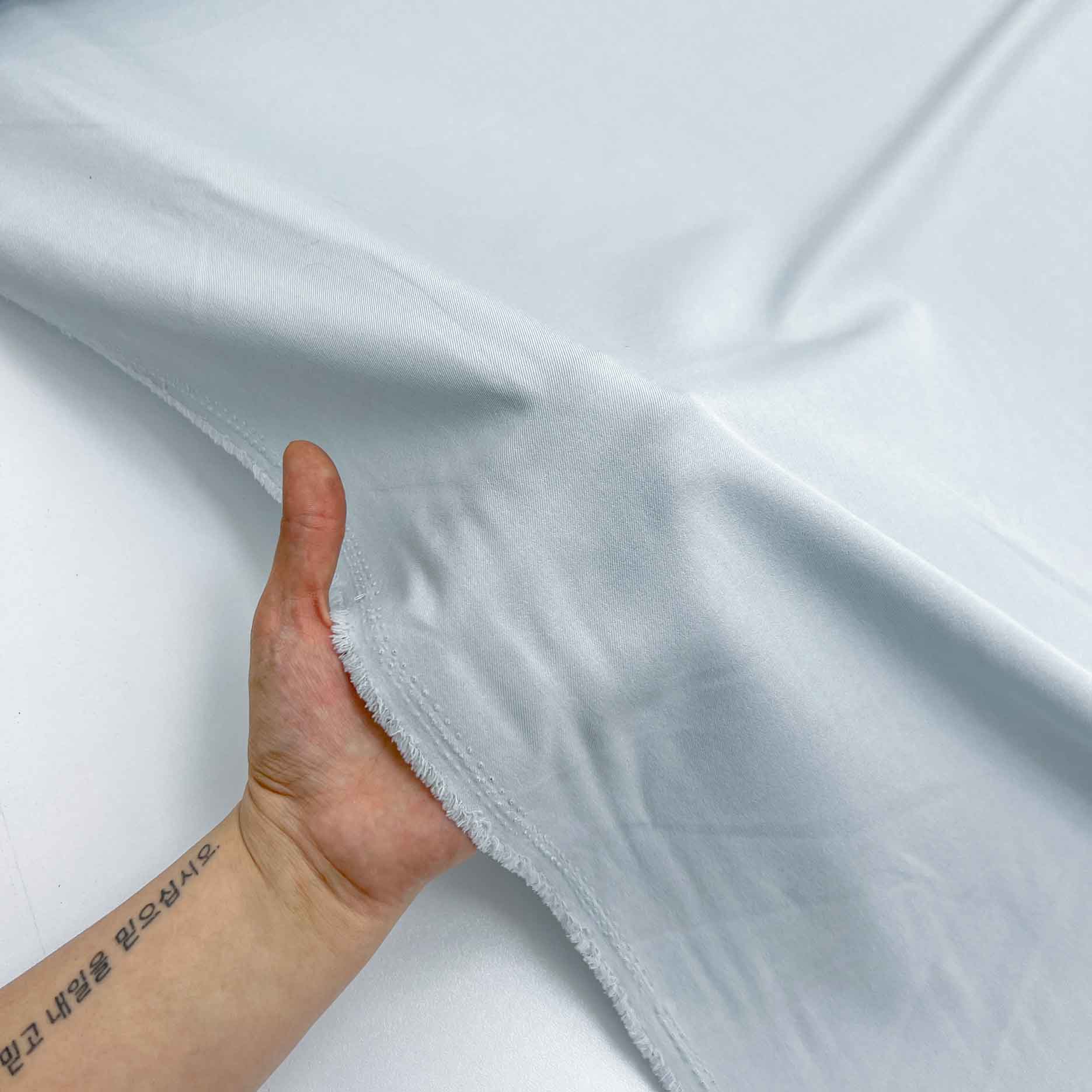 پارچه فاستونی گاباردین رنگ آبی یخی 