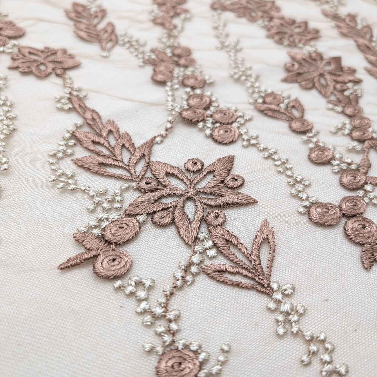 پارچه تور گلدوزی رنگ موکا 