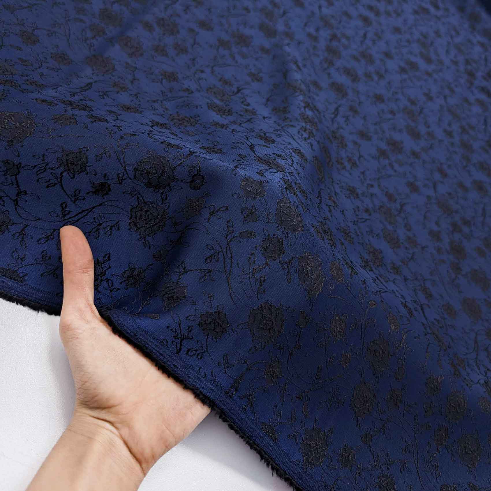 پارچه ژاکارد ویسکوز 013 رنگ سرمه ای مشکی 