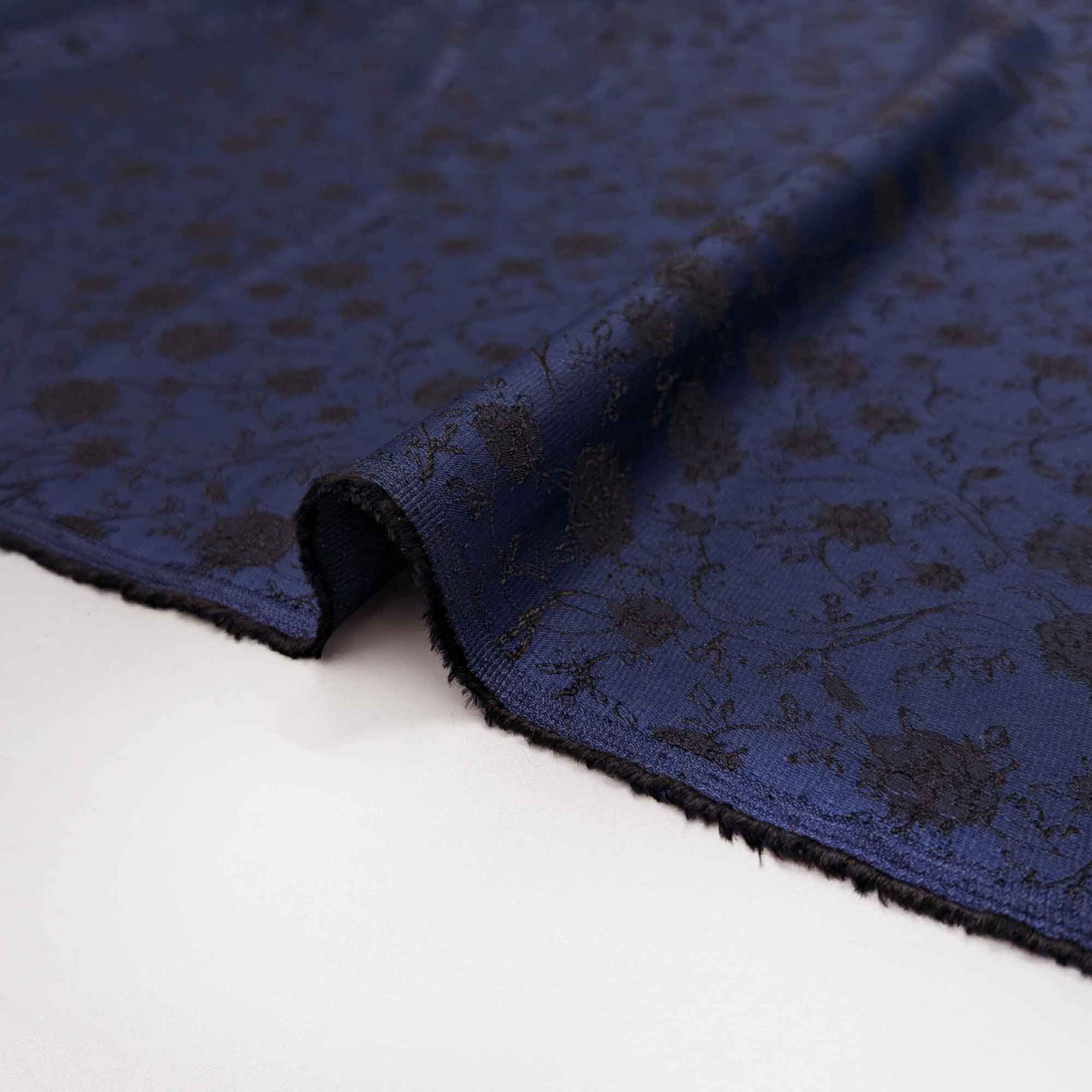 پارچه ژاکارد ویسکوز 013 رنگ سرمه ای مشکی 