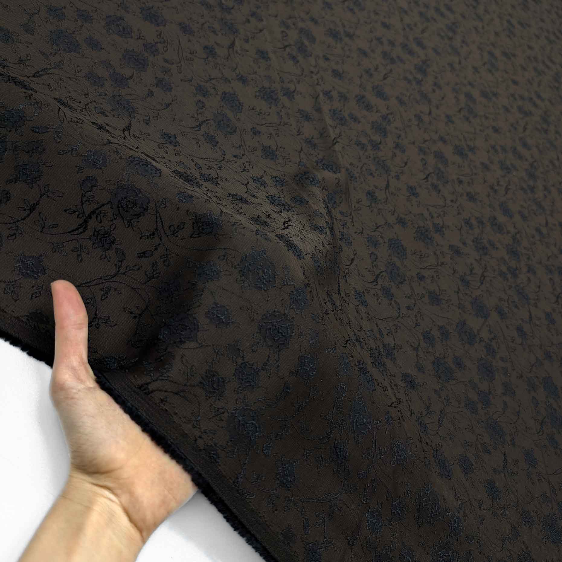 پارچه ژاکارد ویسکوز 013 رنگ شکلاتی مشکی 