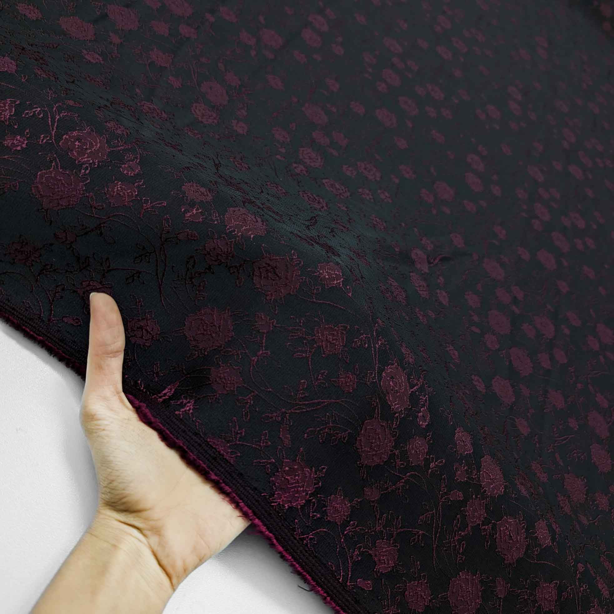 پارچه ژاکارد ویسکوز 013 رنگ زرشکی مشکی 