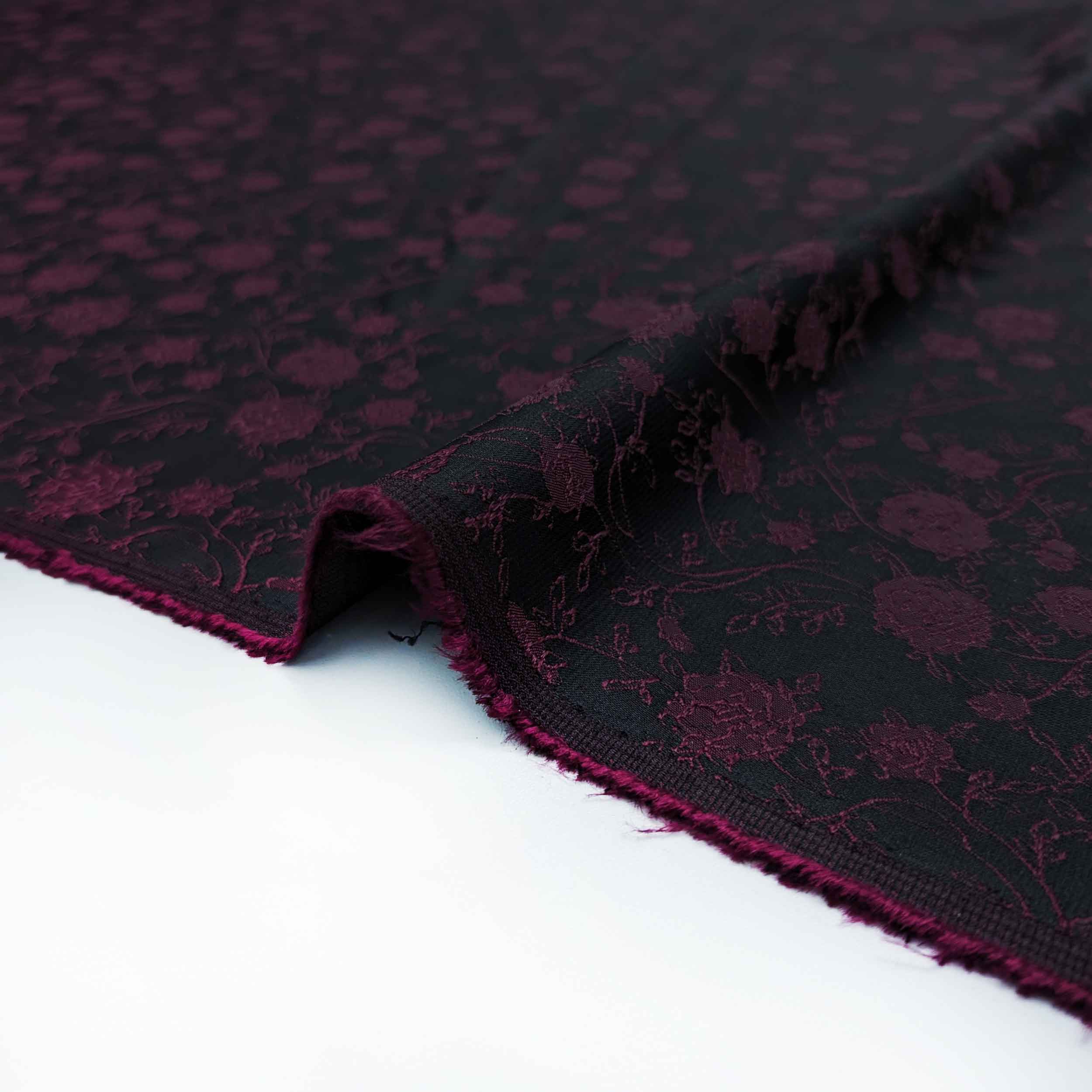 پارچه ژاکارد ویسکوز 013 رنگ زرشکی مشکی 