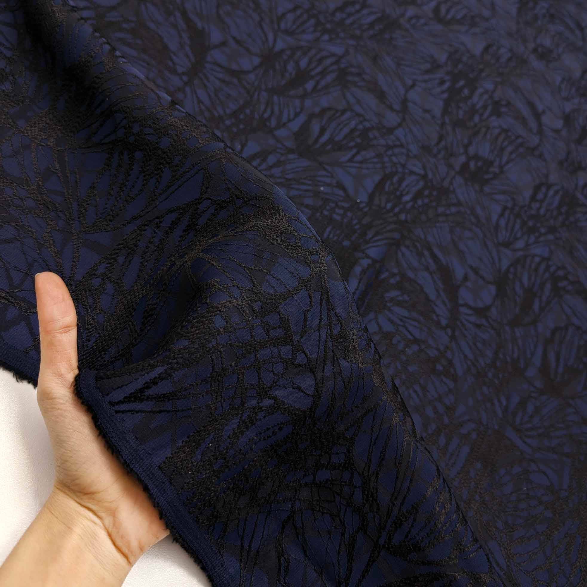 پارچه ژاکارد ابریشم 206 رنگ سرمه ای مشکی 