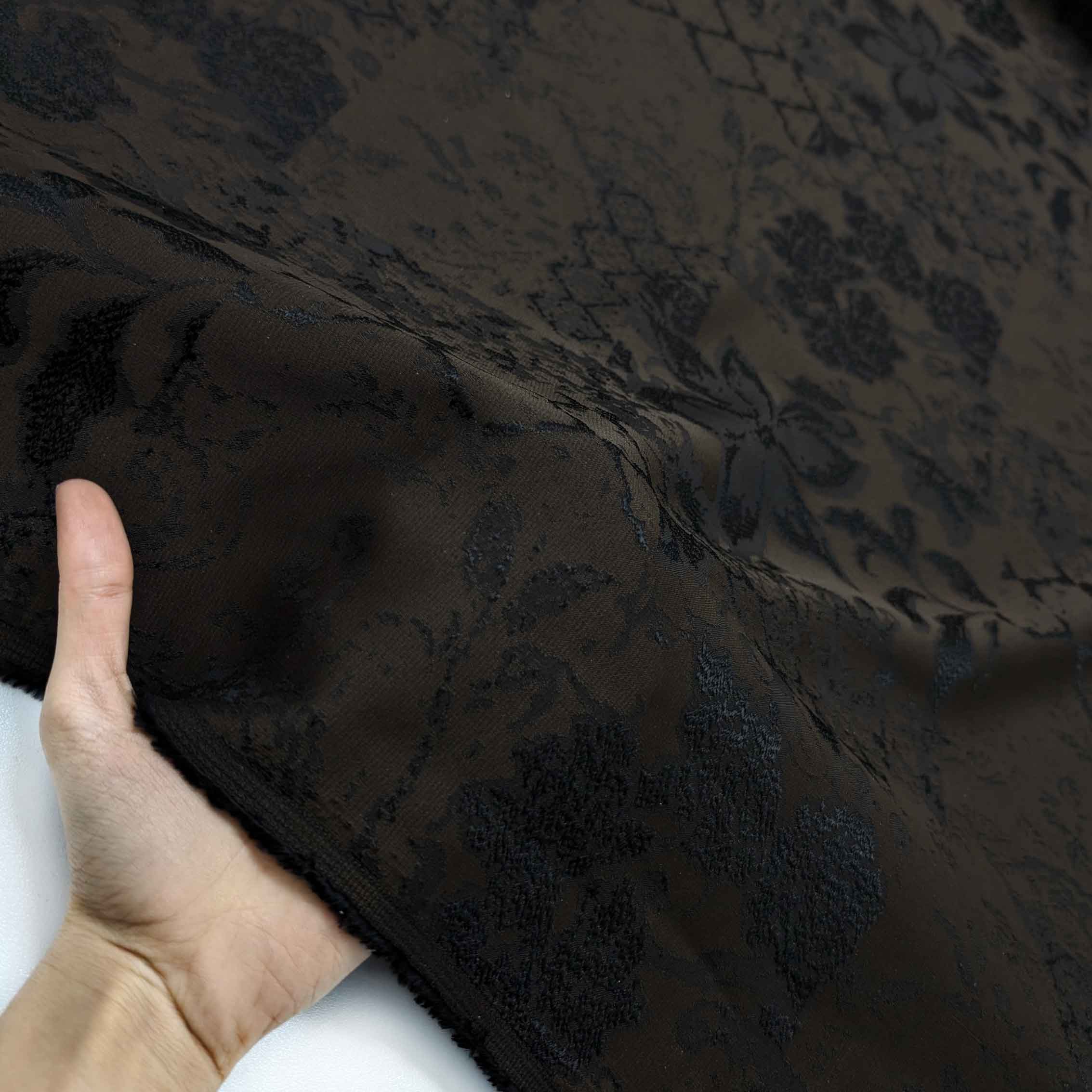 پارچه ژاکارد ابریشم 197 رنگ شکلاتی مشکی 