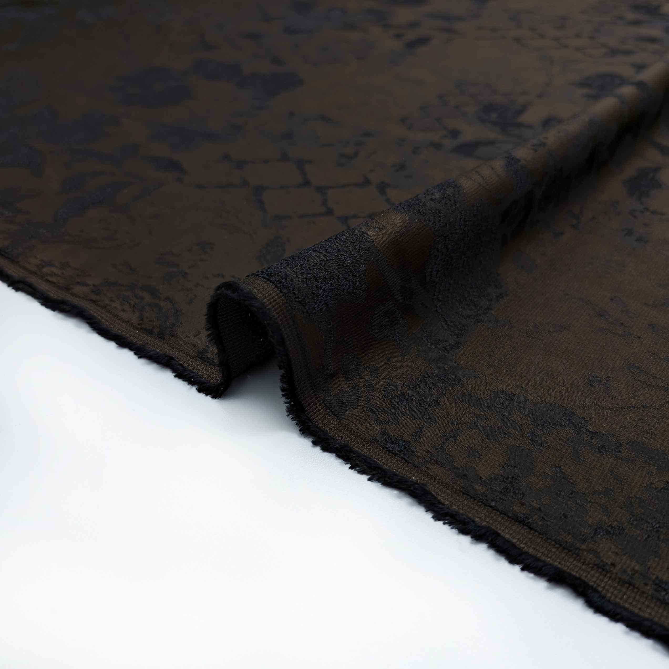 پارچه ژاکارد ابریشم 197 رنگ شکلاتی مشکی 