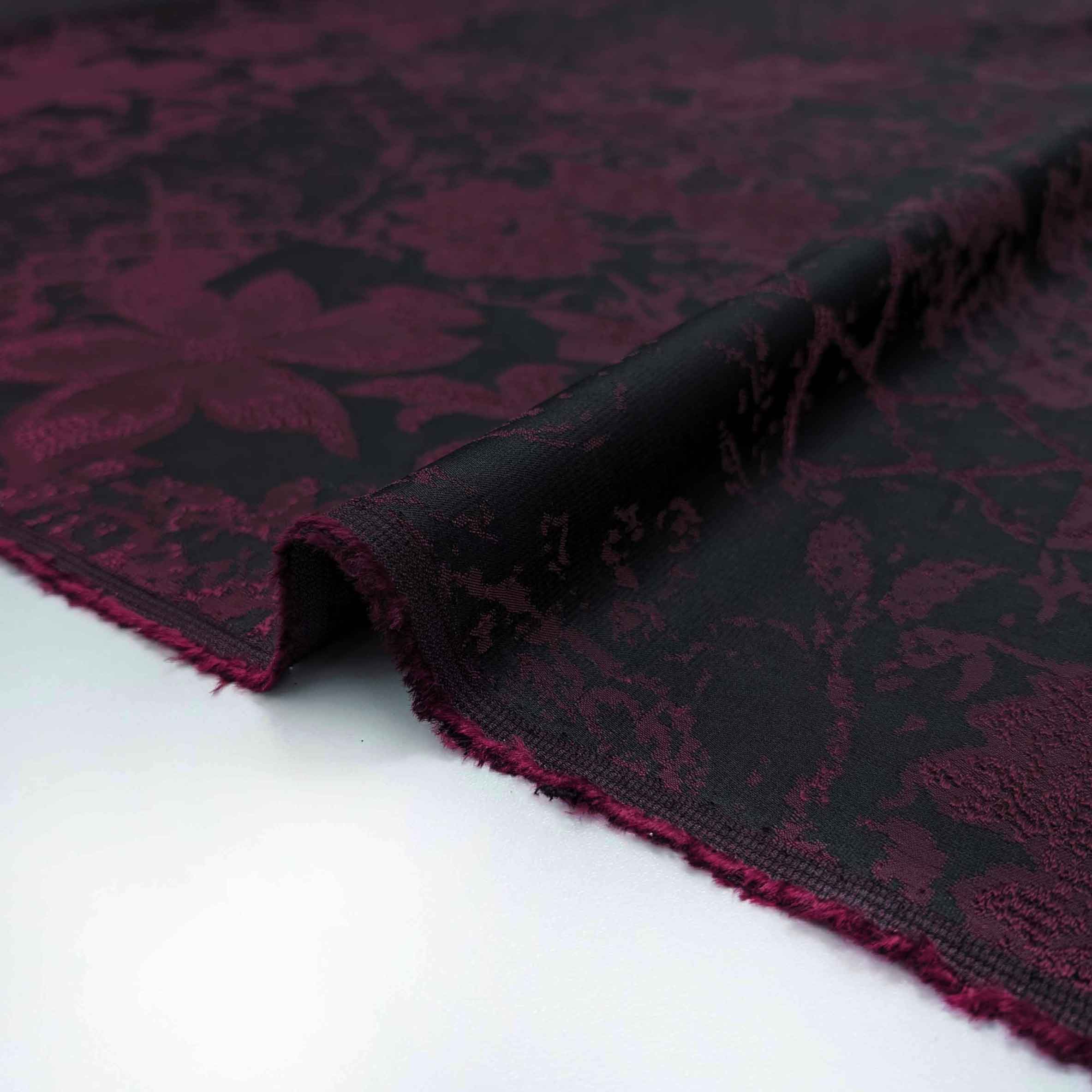 پارچه ژاکارد ابریشم 197 رنگ مشکی زرشکی 