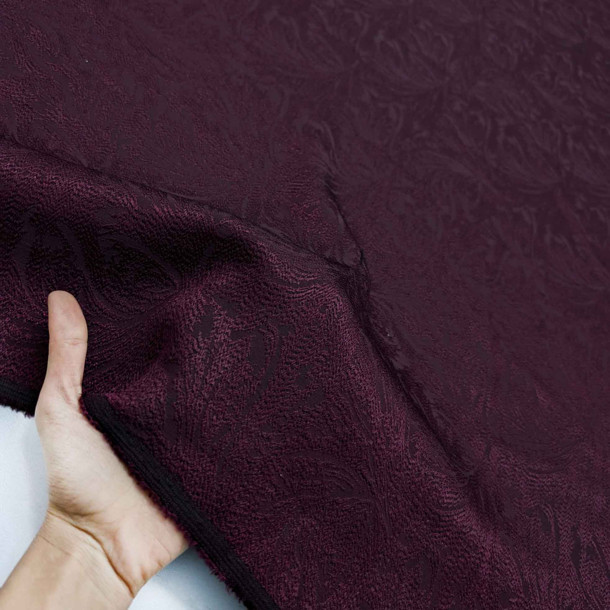 پارچه ژاکارد ابریشم 155 رنگ مشکی زرشکی 