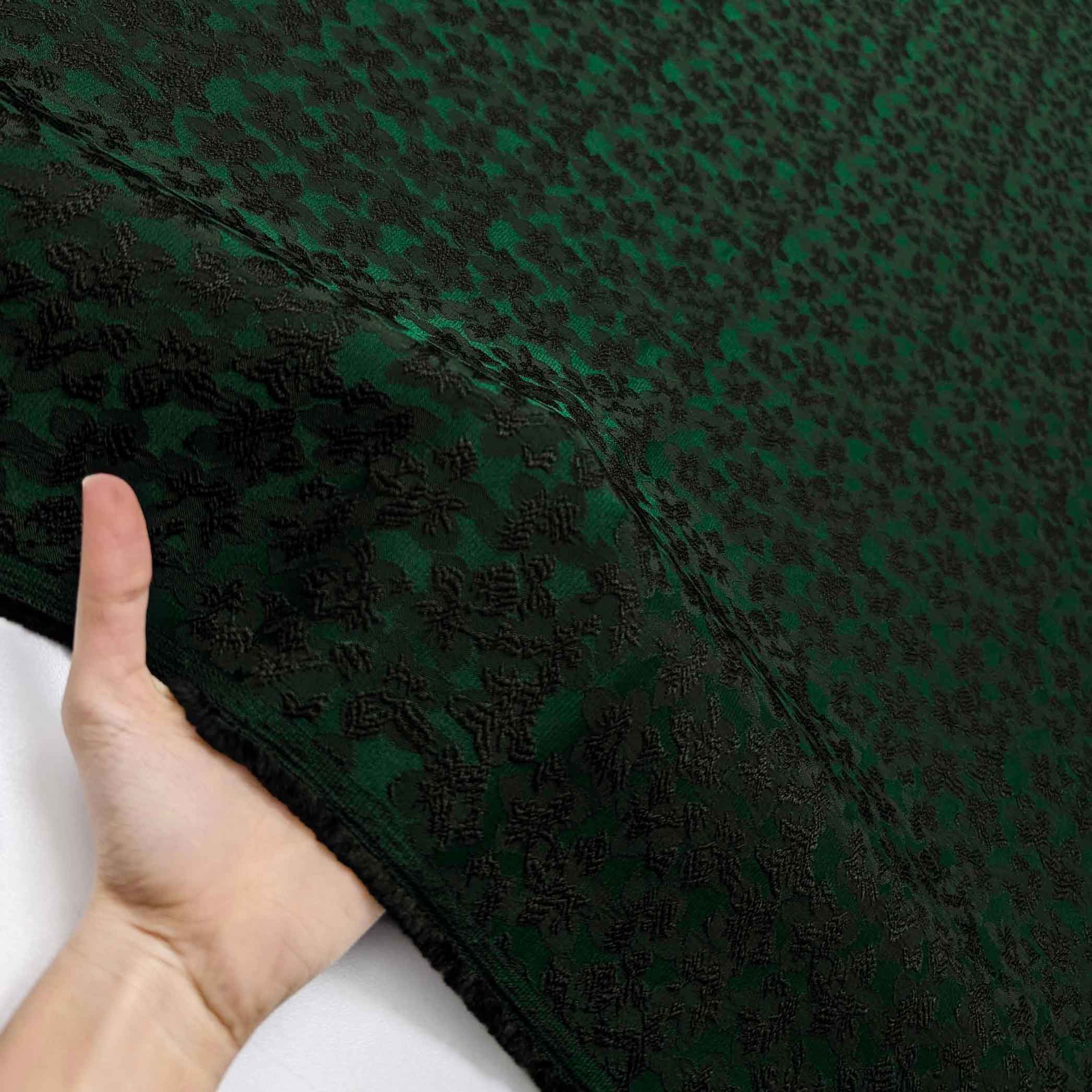 پارچه ژاکارد ویسکوز 017 رنگ سبز مشکی 