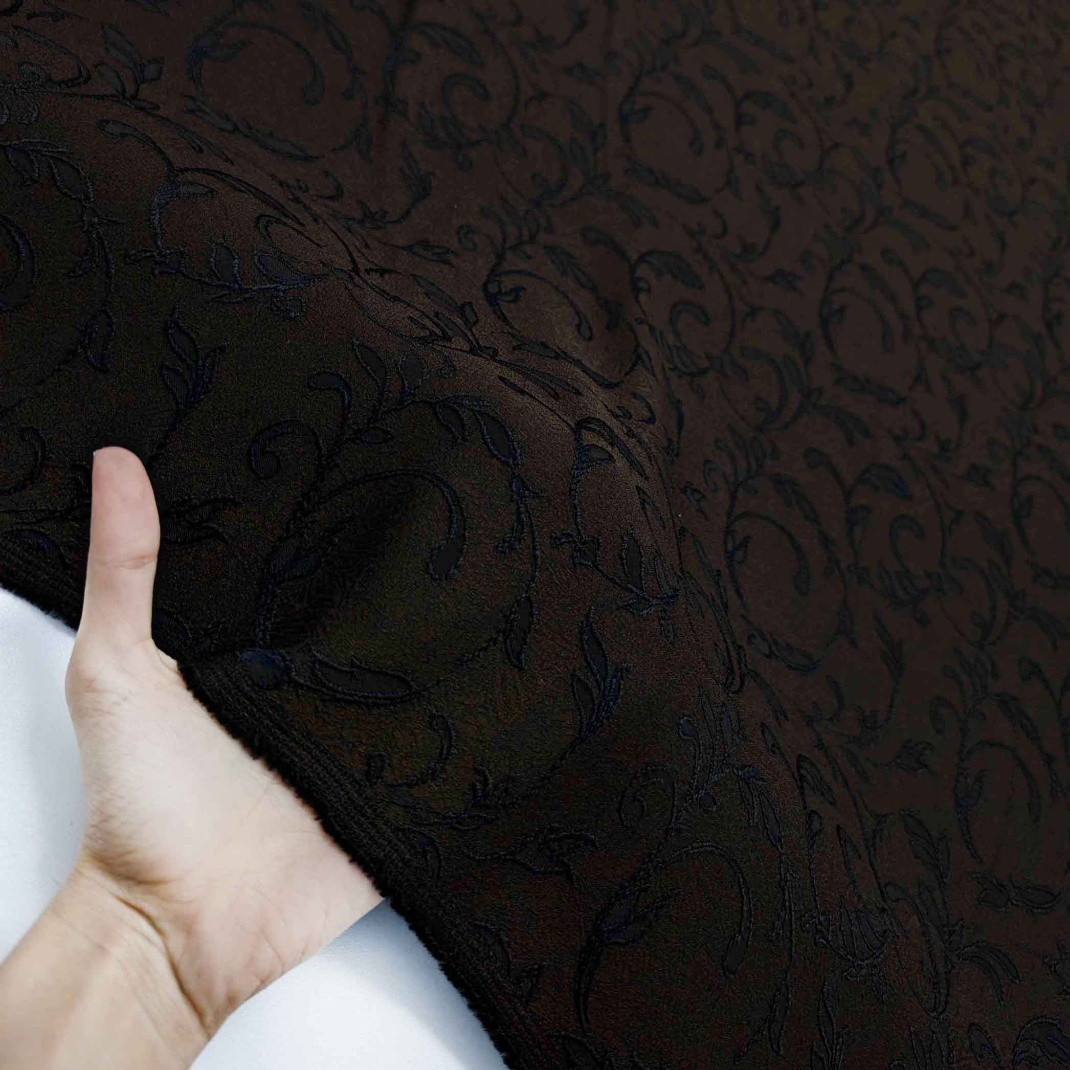 پارچه ژاکارد ویسکوز 192 رنگ شکلاتی مشکی 