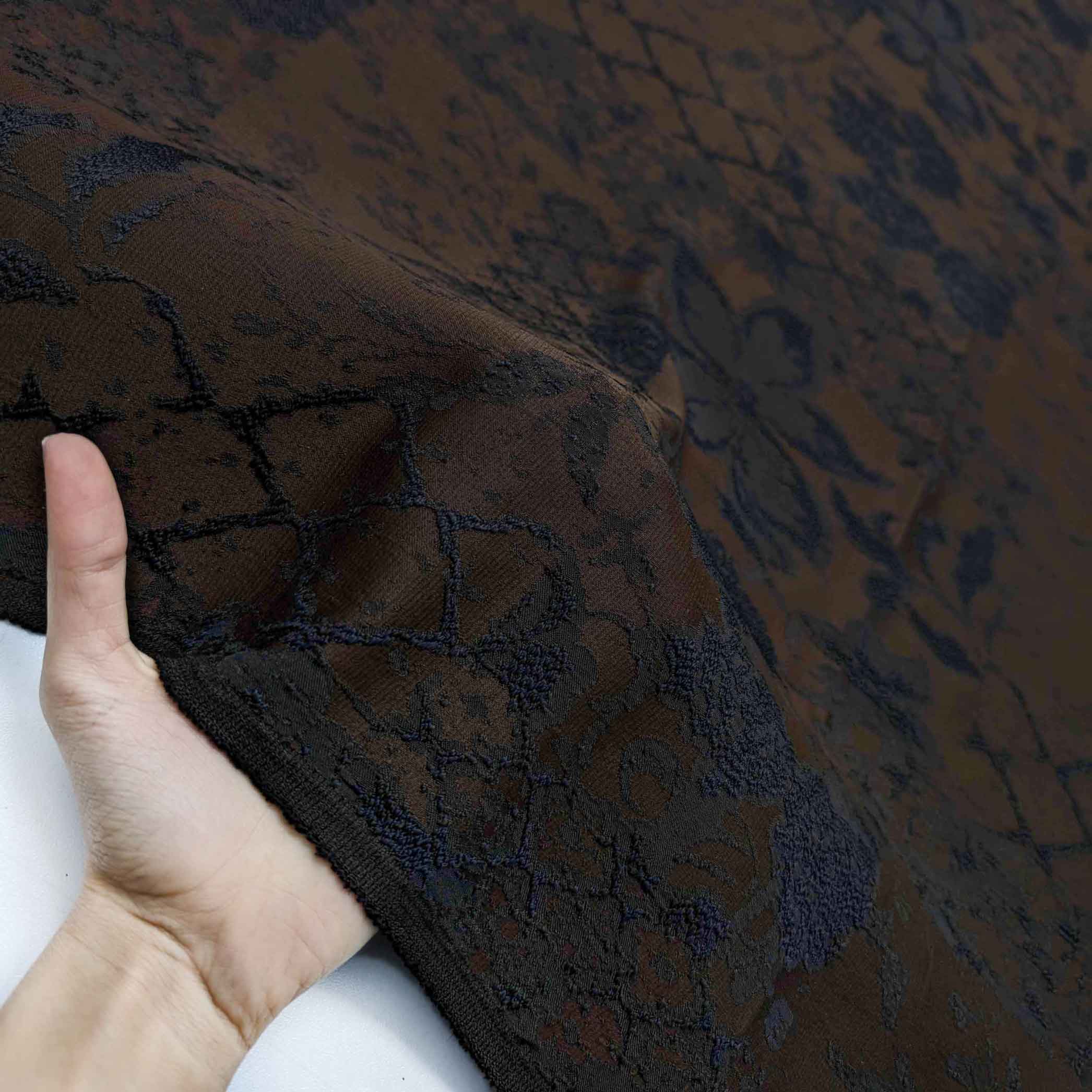 پارچه ژاکارد ویسکوز 197 رنگ شکلاتی مشکی + 