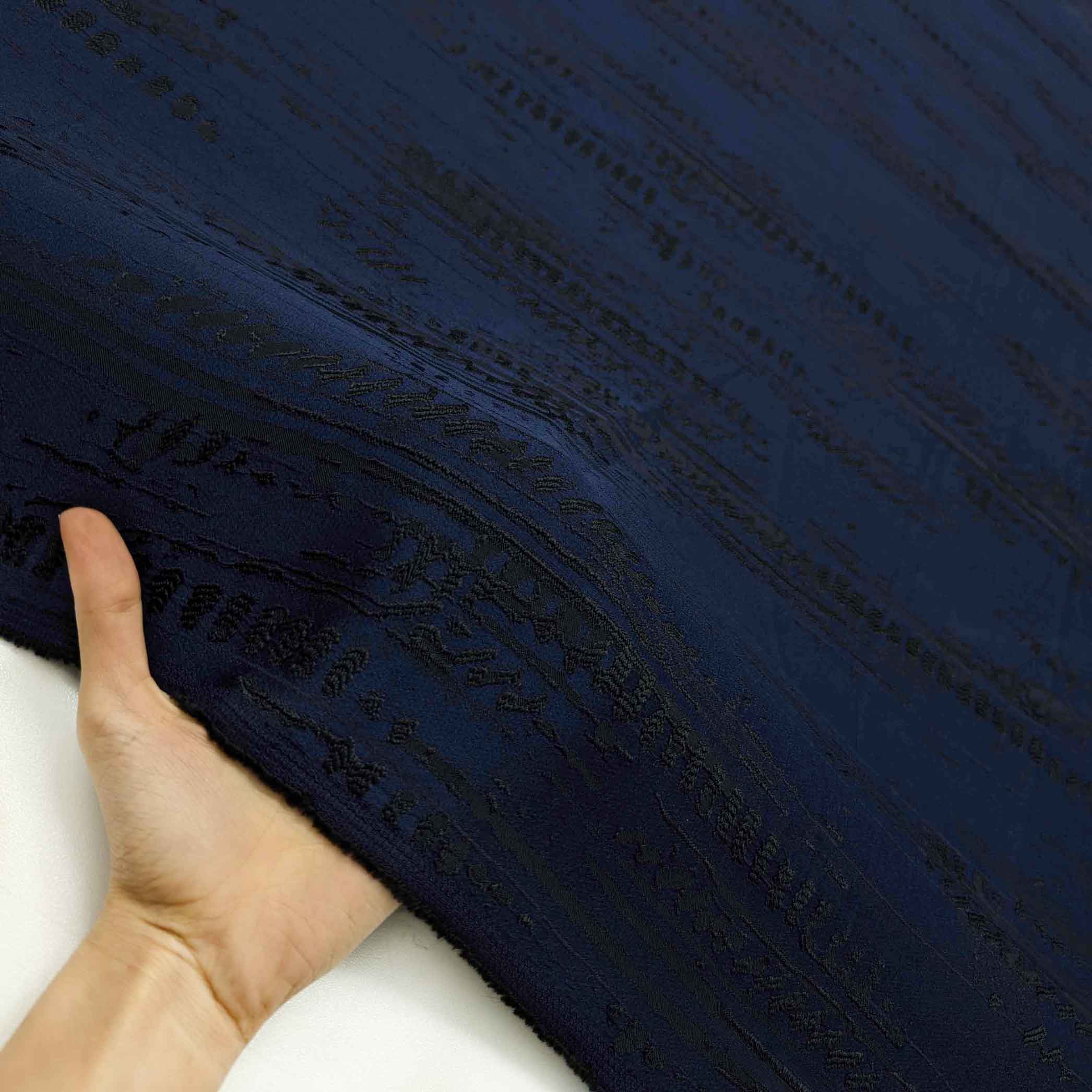 پارچه ژاکارد ویسکوز 204 رنگ سرمه ای مشکی 