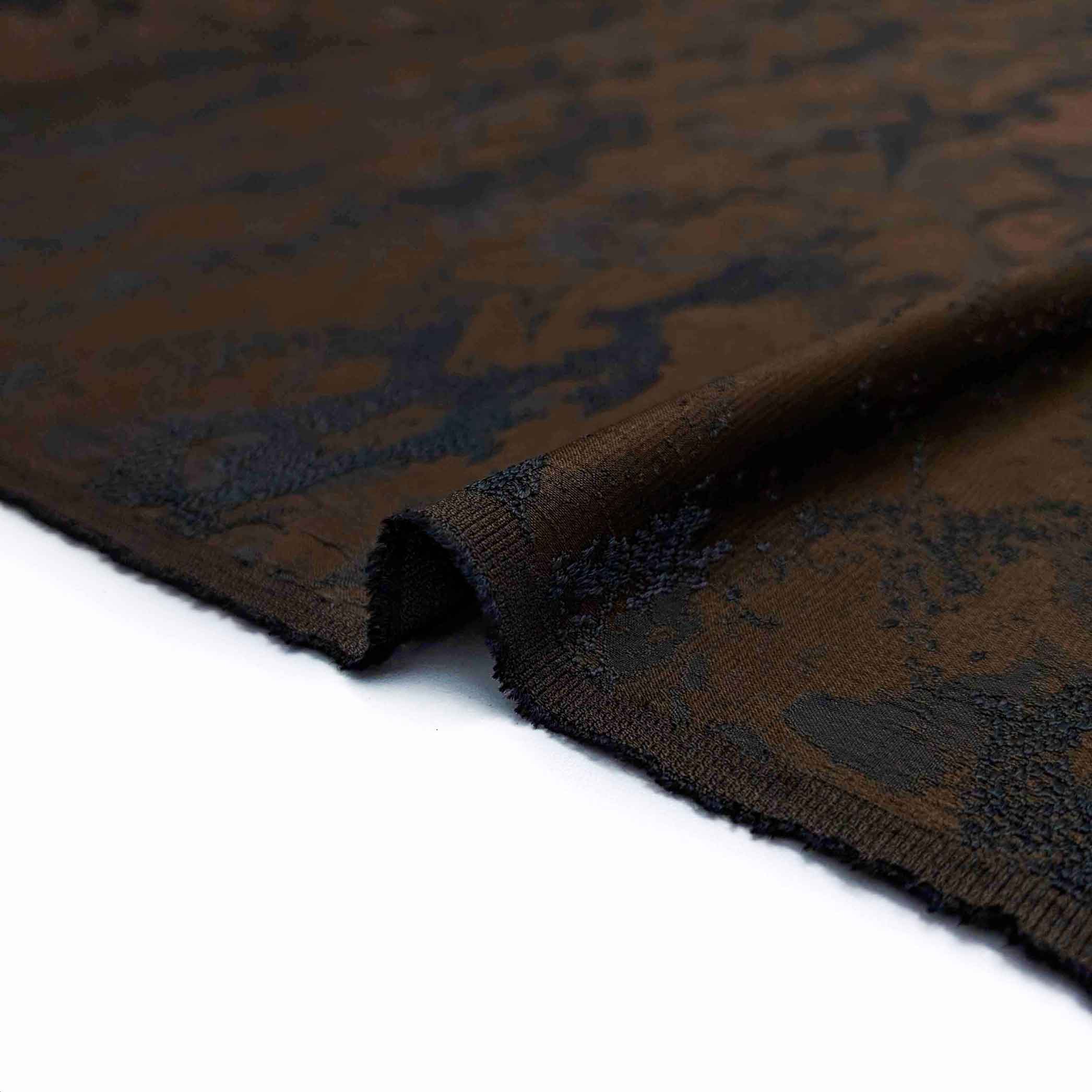 پارچه ژاکارد ویسکوز 218 رنگ شکلاتی مشکی 