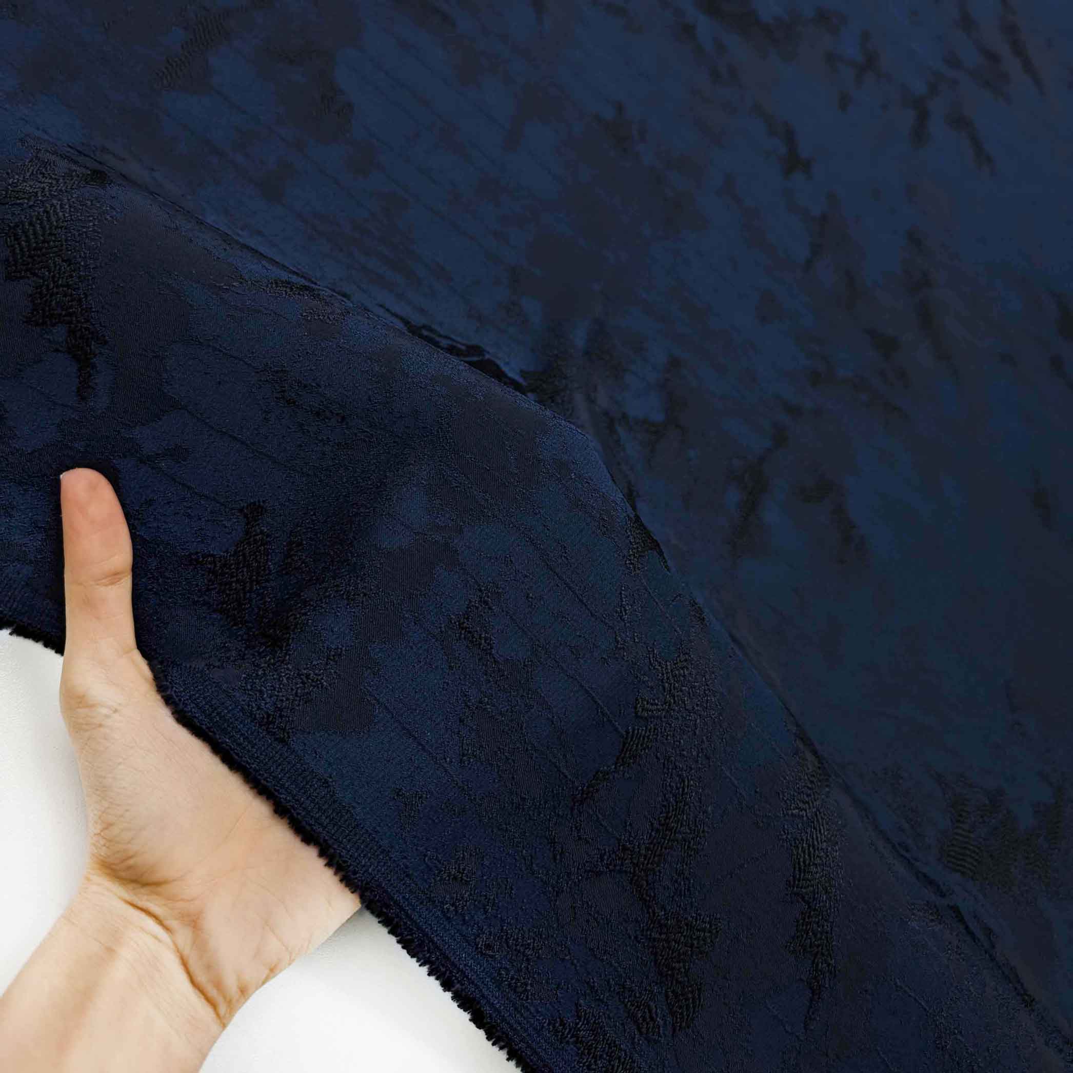 پارچه ژاکارد ویسکوز 222 رنگ سرمه ای مشکی 