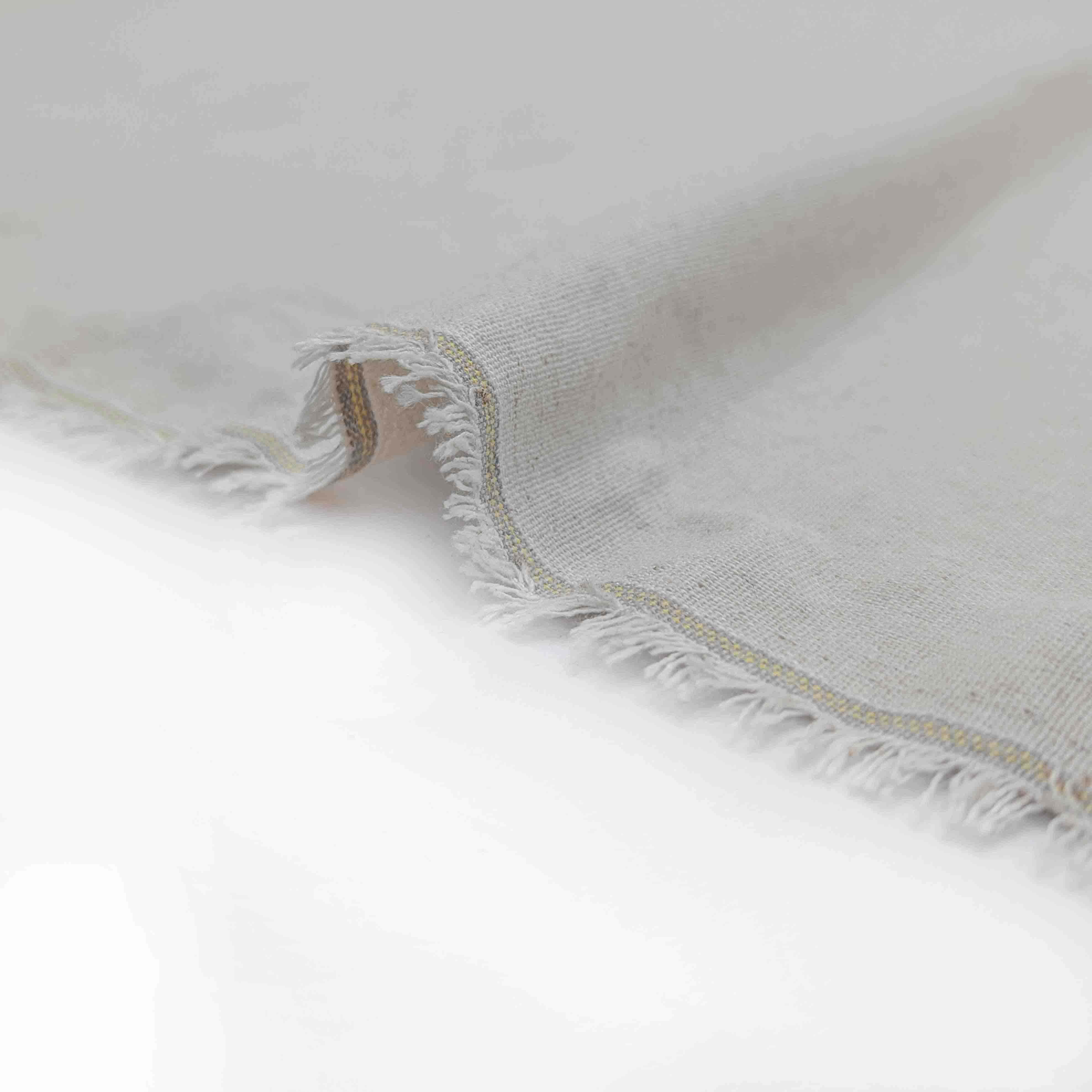 پارچه لینن ساده برشکا رنگ نچرال 