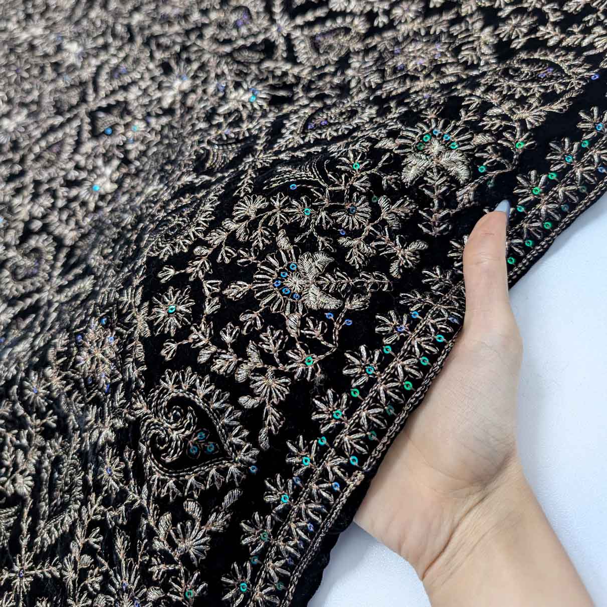 پارچه مخمل سوزندوزی هندی رنگ 222-1 