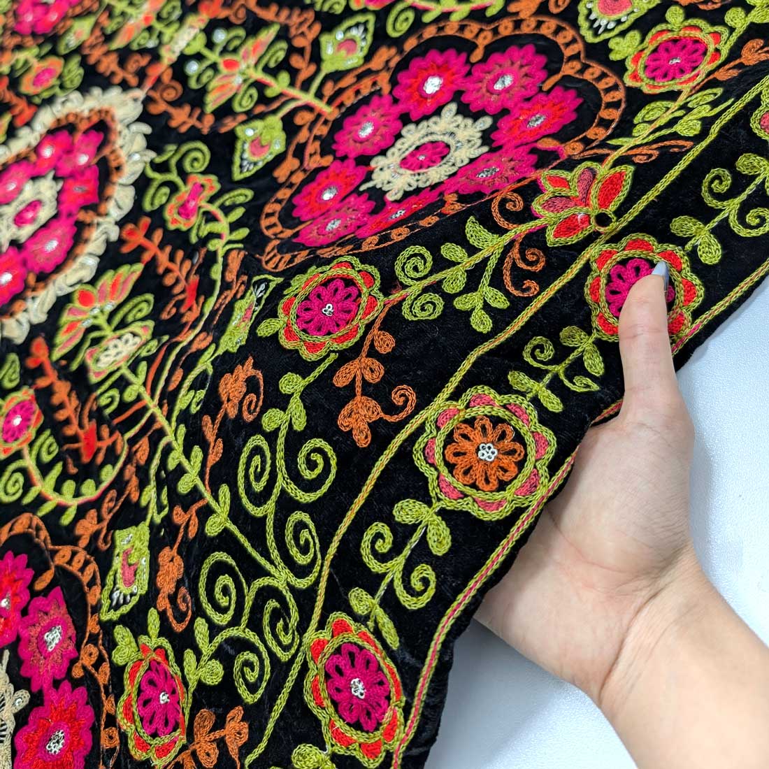 پارچه مخمل سوزندوزی هندی رنگ 224-4 