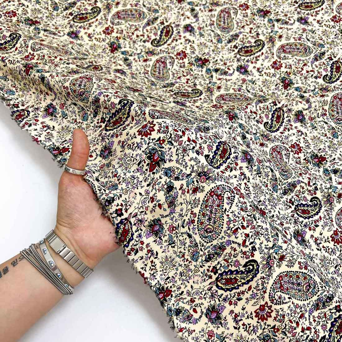 پارچه نخی گلدار رنگ 582 