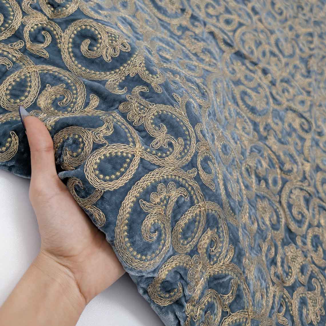 پارچه مخمل سوزندوزی هندی رنگ طوسی آبی 