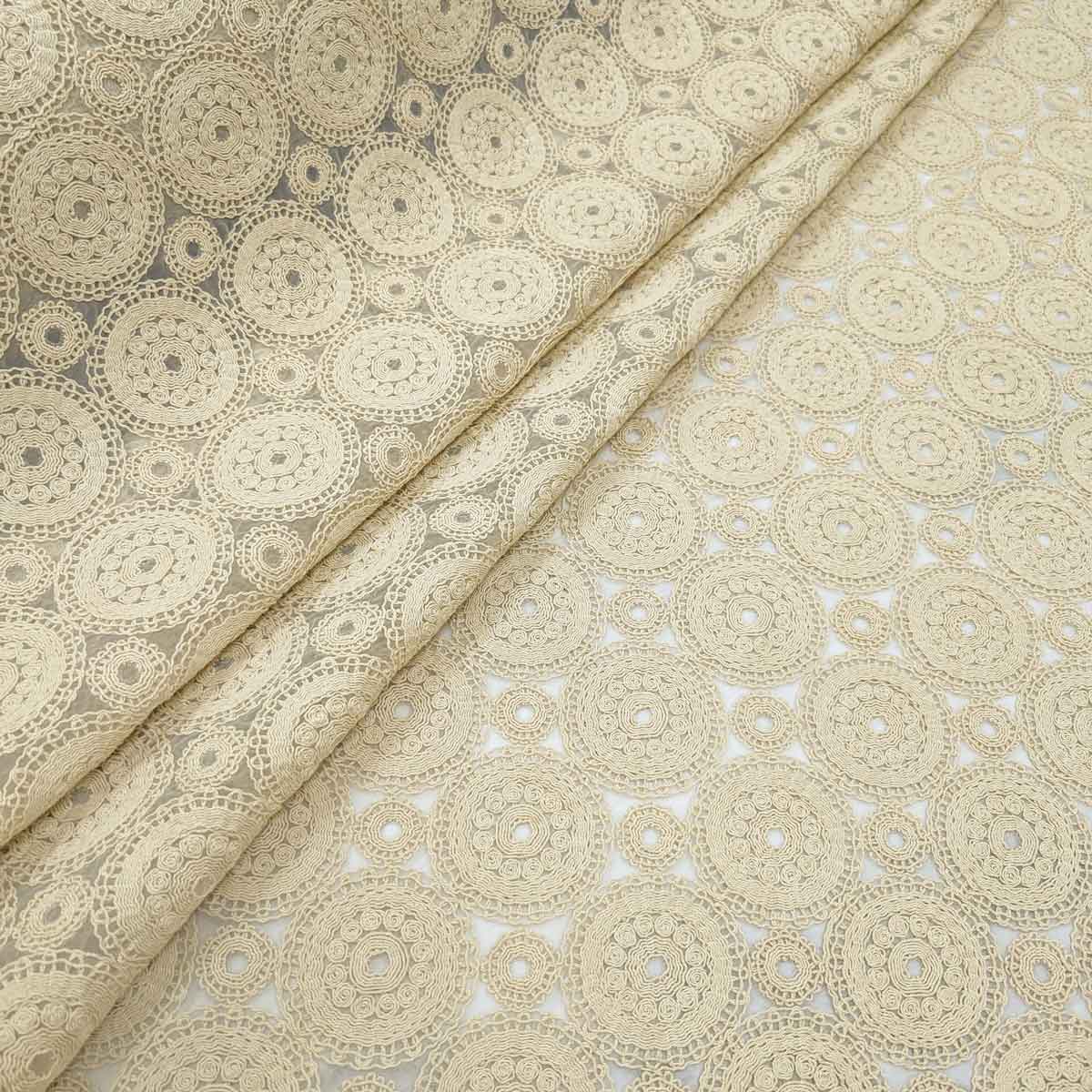 پارچه ارگانزا قلاب بافی رنگ نچرال 