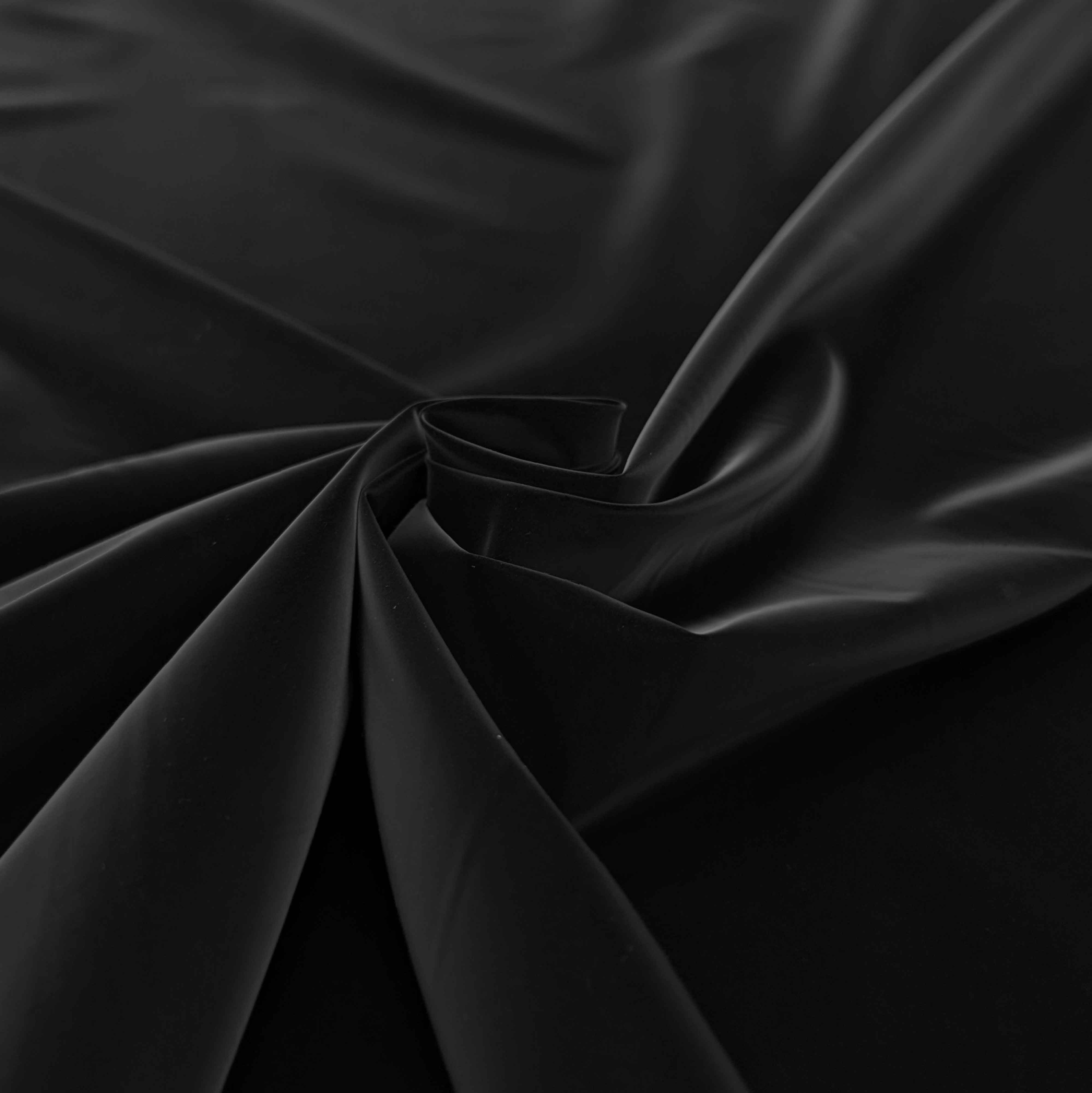 پارچه بارانی سیلیکونی رنگ مشکی 